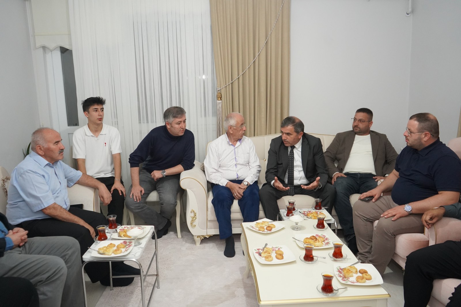 ilkadim-burhan-mucur-3-1600x1067.jpg