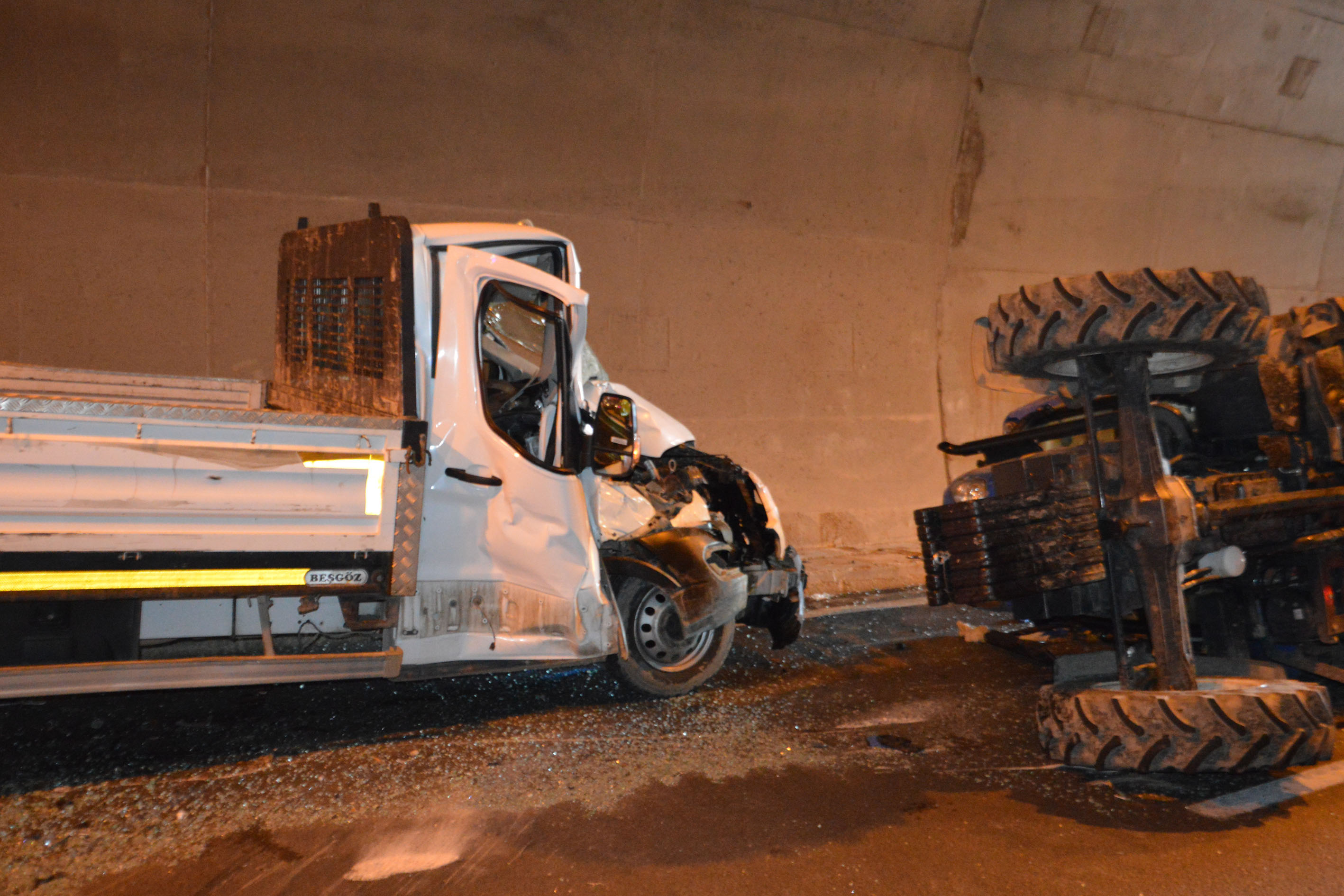 aa-20251027-39534207-39534204-samsunda-tunelde-meydana-gelen-trafik-kazasinda-2-kisi-yaralandi.jpg