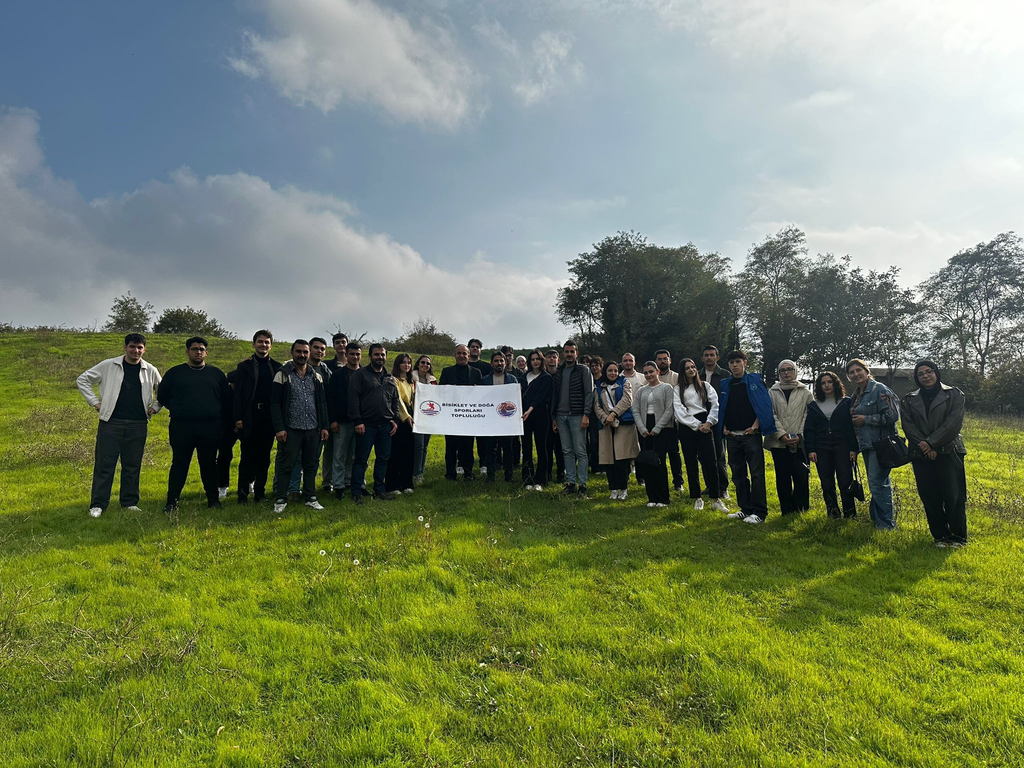 aa-20251108-39650102-39650099-omu-bisiklet-ve-doga-sporlari-toplulugundan-tarih-ve-doga-yuruyusu.jpg