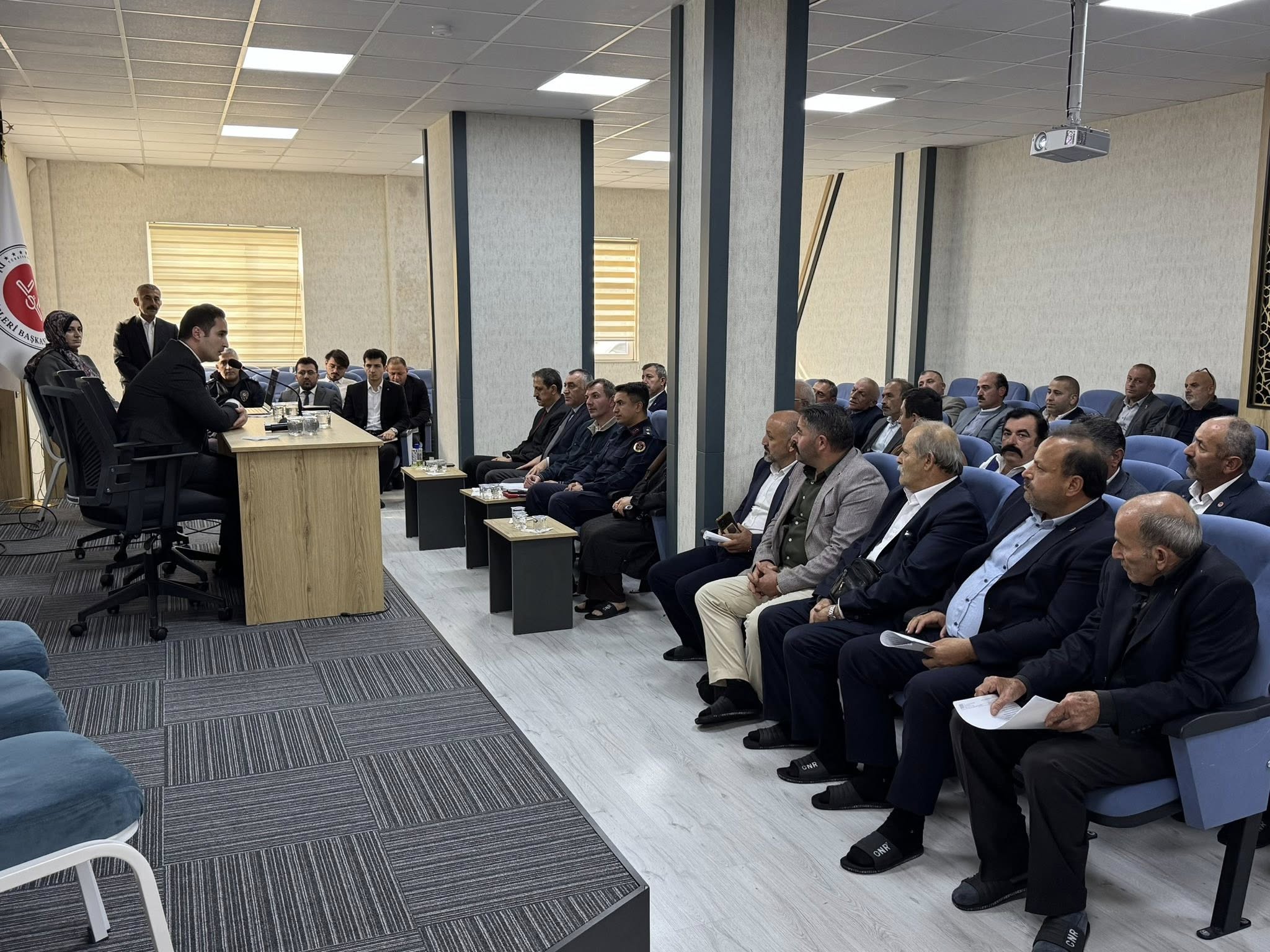 aa-20251111-39681865-39681863-salipazarinda-muhtarlarla-istisare-toplantisi-yapildi.jpg