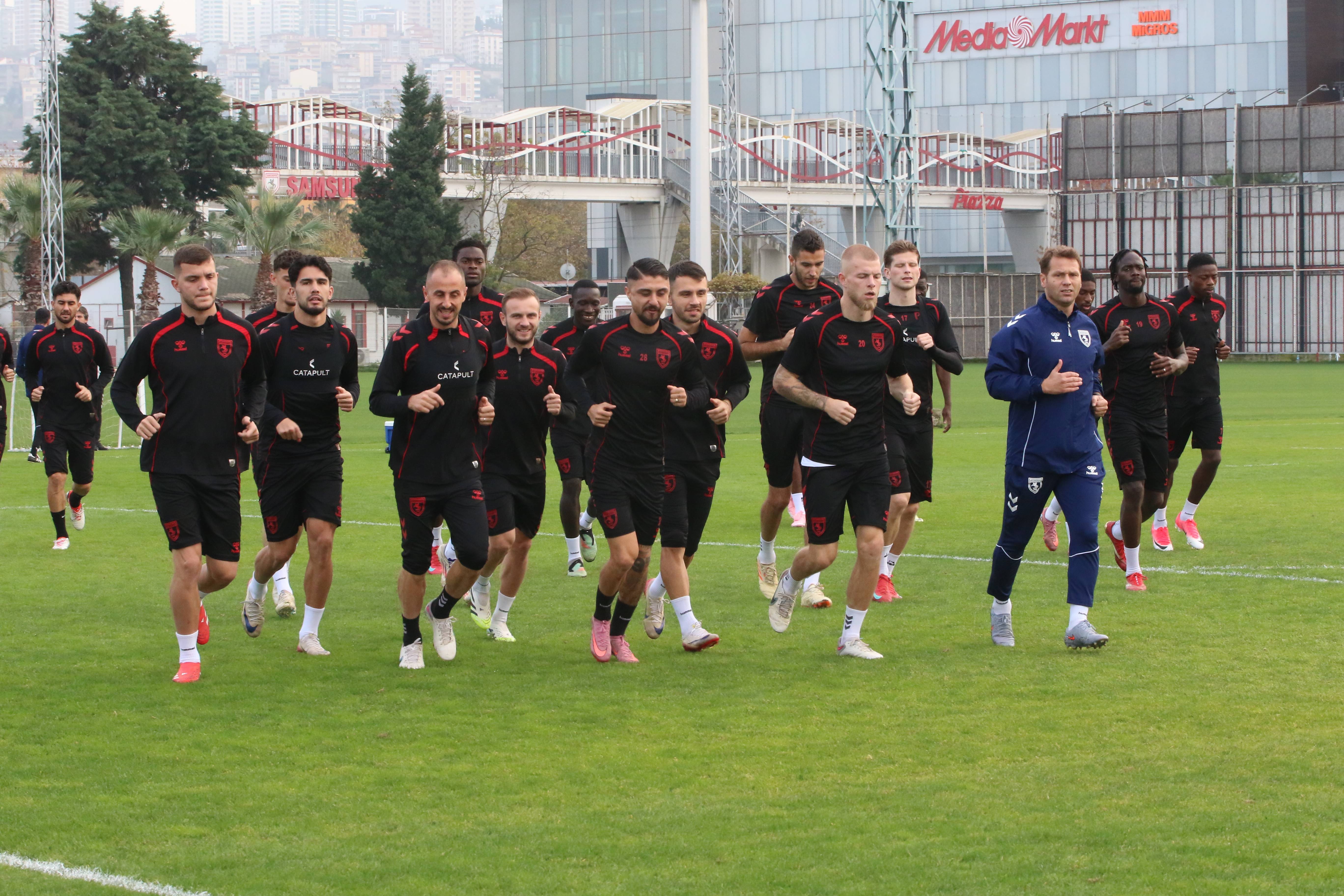 samsunspor-konferans-ligine-galibiyetl-1033060-306556.jpg