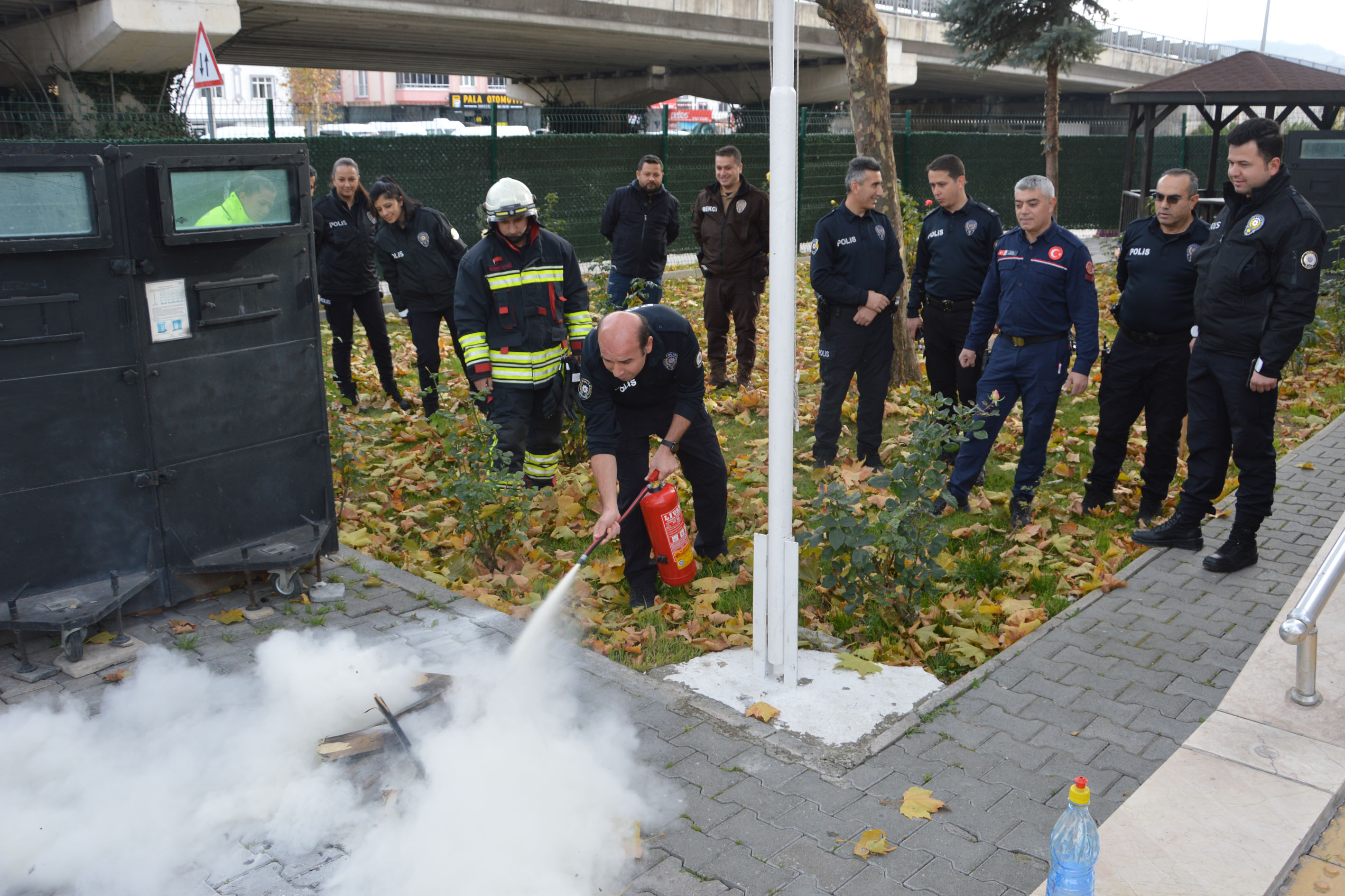 aa-20251128-39835625-39835622-havzada-emniyet-personeline-yangina-ilk-mudahale-egitimi-verildi.jpg