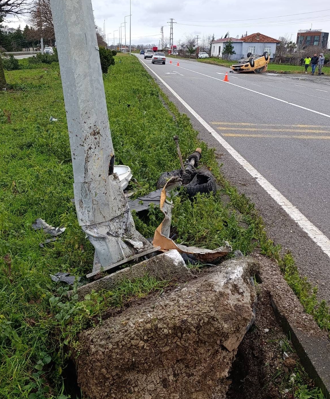 aa-20260112-40235782-40235781-samsunda-devrilen-otomobilin-surucusu-yaralandi.jpg