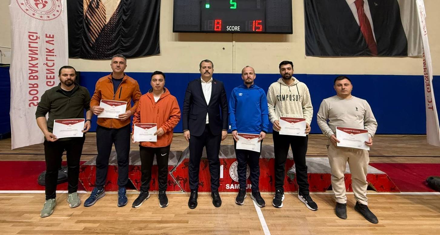 aa-20260218-40591756-40591753-tip-bayrami-voleybol-turnuvasinda-kupa-ve-madalyalar-sahiplerini-buldu.jpg