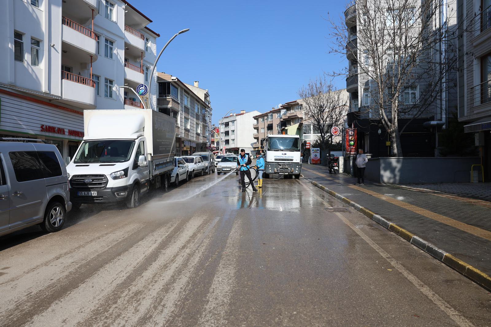 aa-20260316-40838033-40838031-vezirkopru-belediyesi-bayram-oncesi-sokaklari-temizliyor.jpg