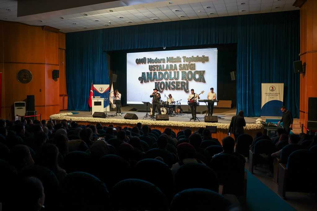 aa-20260403-41003942-41003941-omude-ustalara-saygi-anadolu-rock-konseri-duzenlendi.jpg