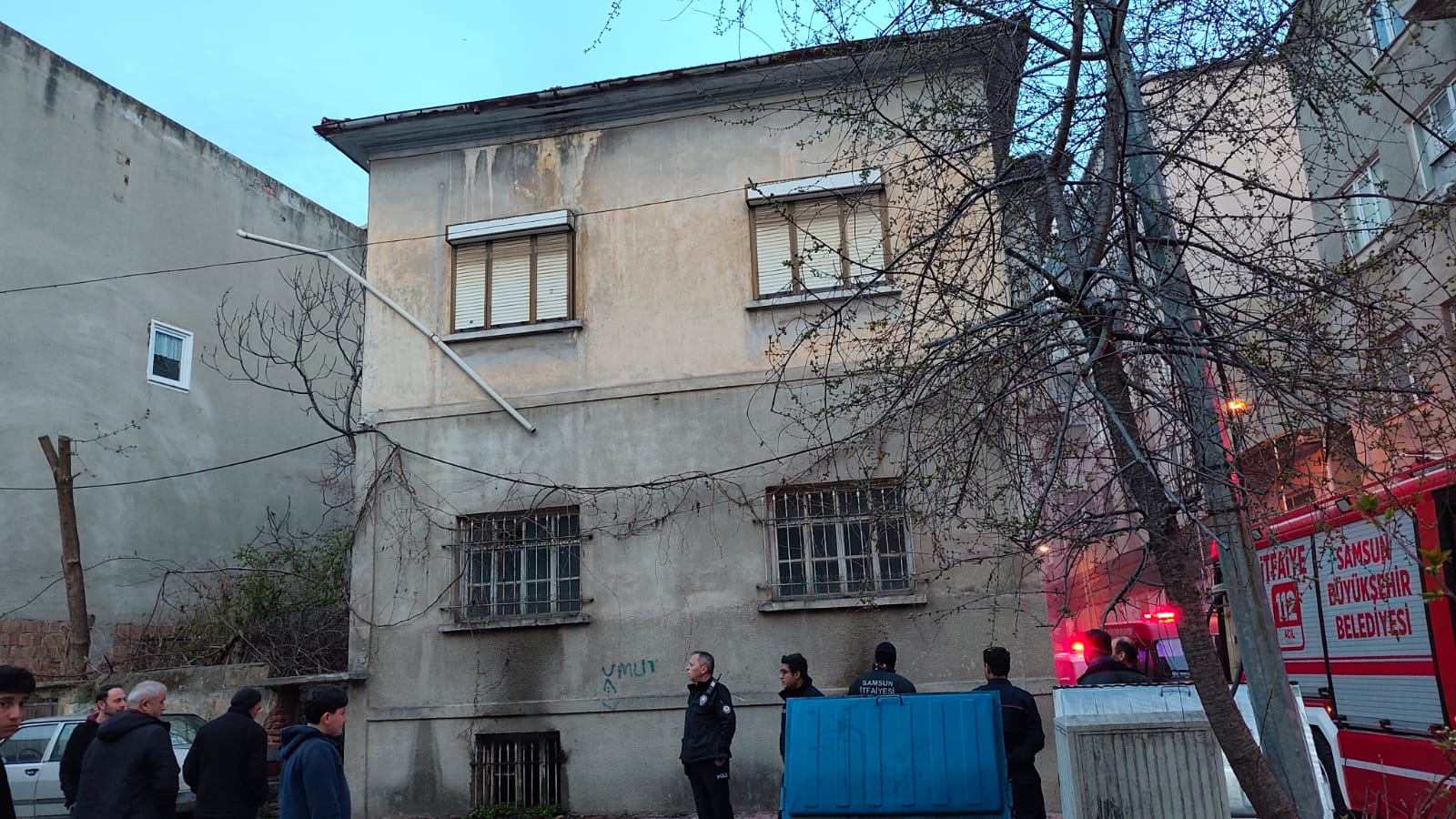 aa-20260413-41098910-41098909-samsunda-metruk-bina-yangini-sonduruldu.jpg