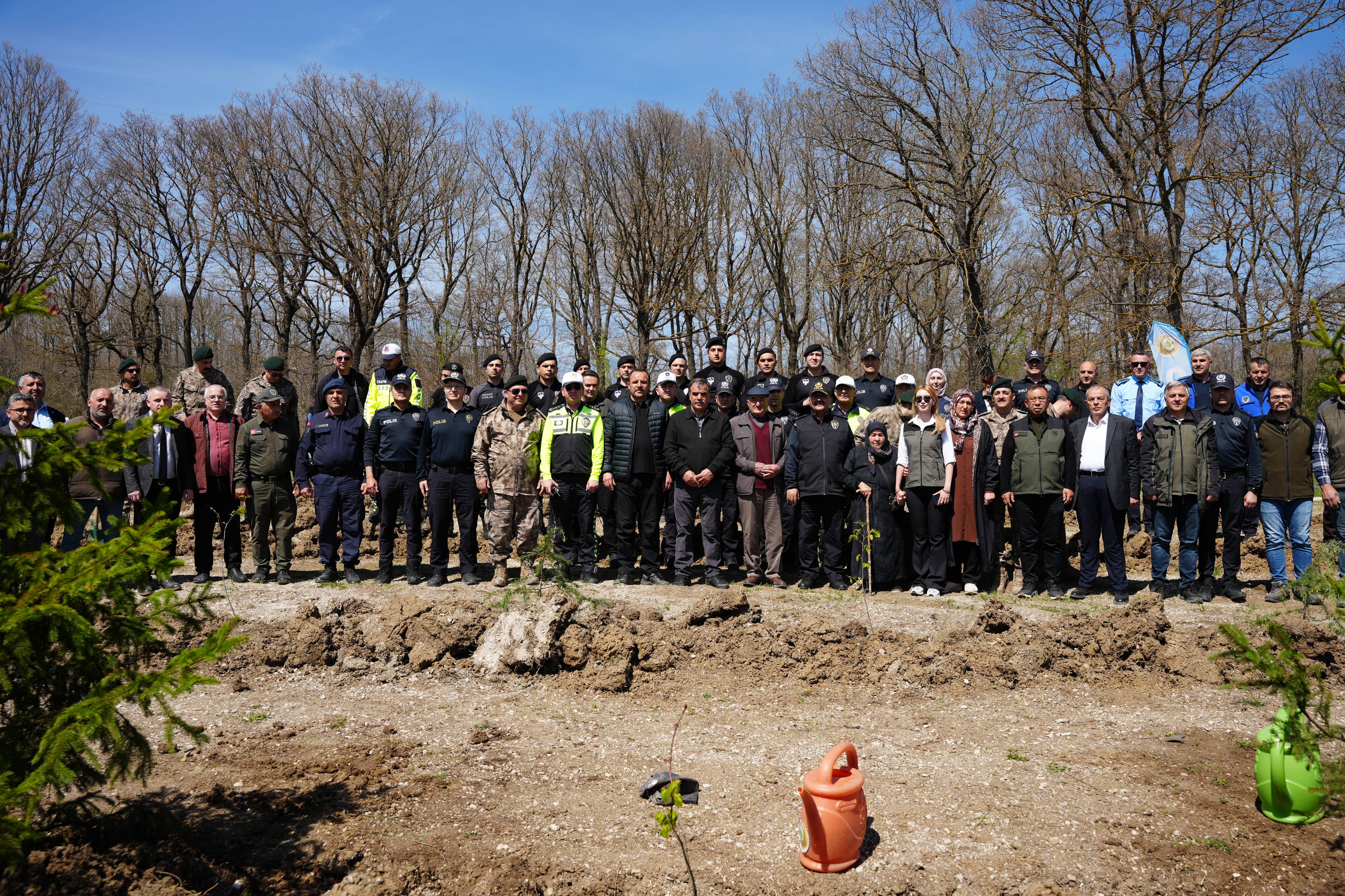 aa-20260430-41253005-41252996-sehit-polis-memuru-emre-albayrak-adina-hatira-ormani-olusturuldu.jpg