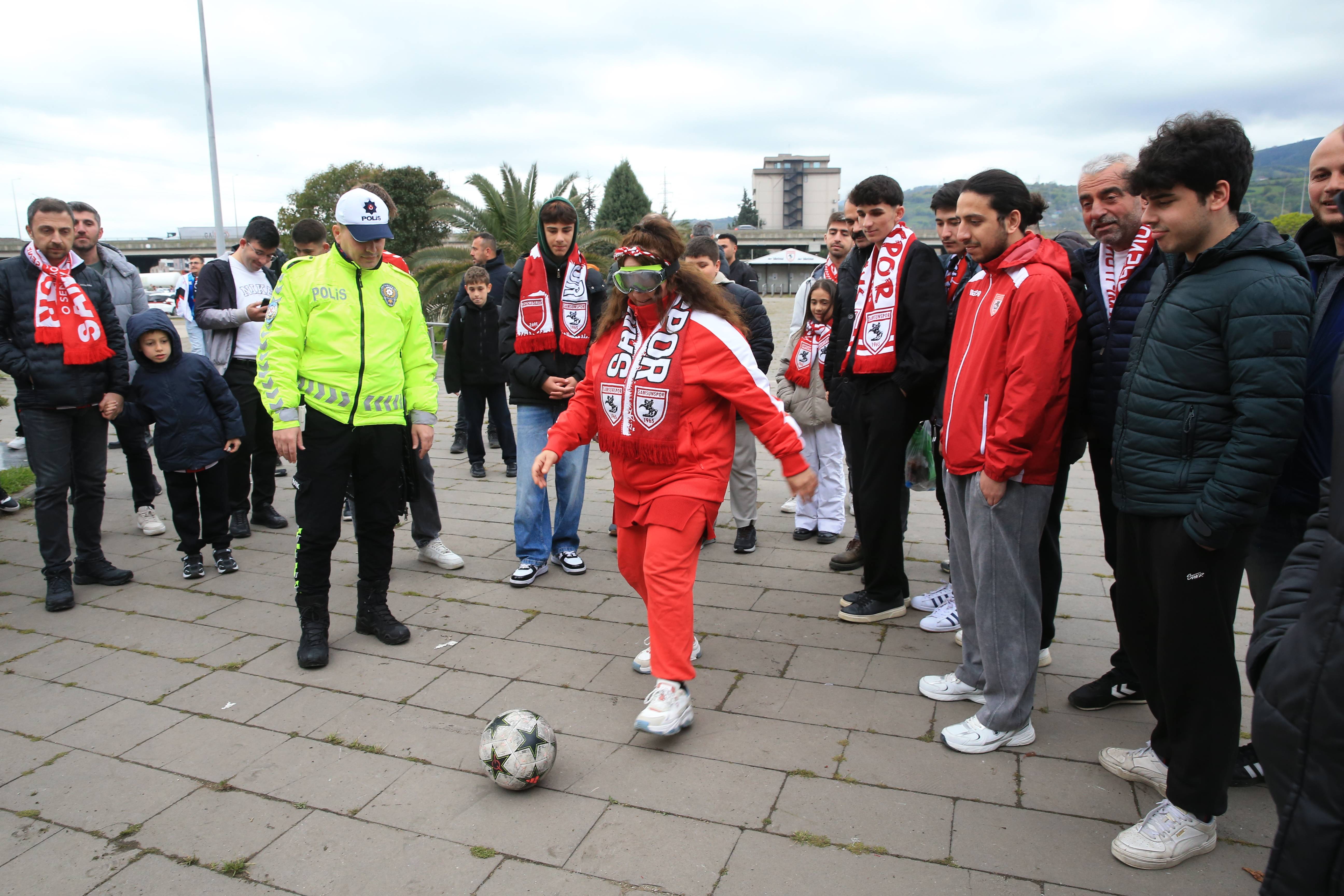 aa-20260502-41271883-41271874-samsunsporgalatasaray-maci-oncesi-taraftarlara-trafik-guvenligi-anlatildi.jpg