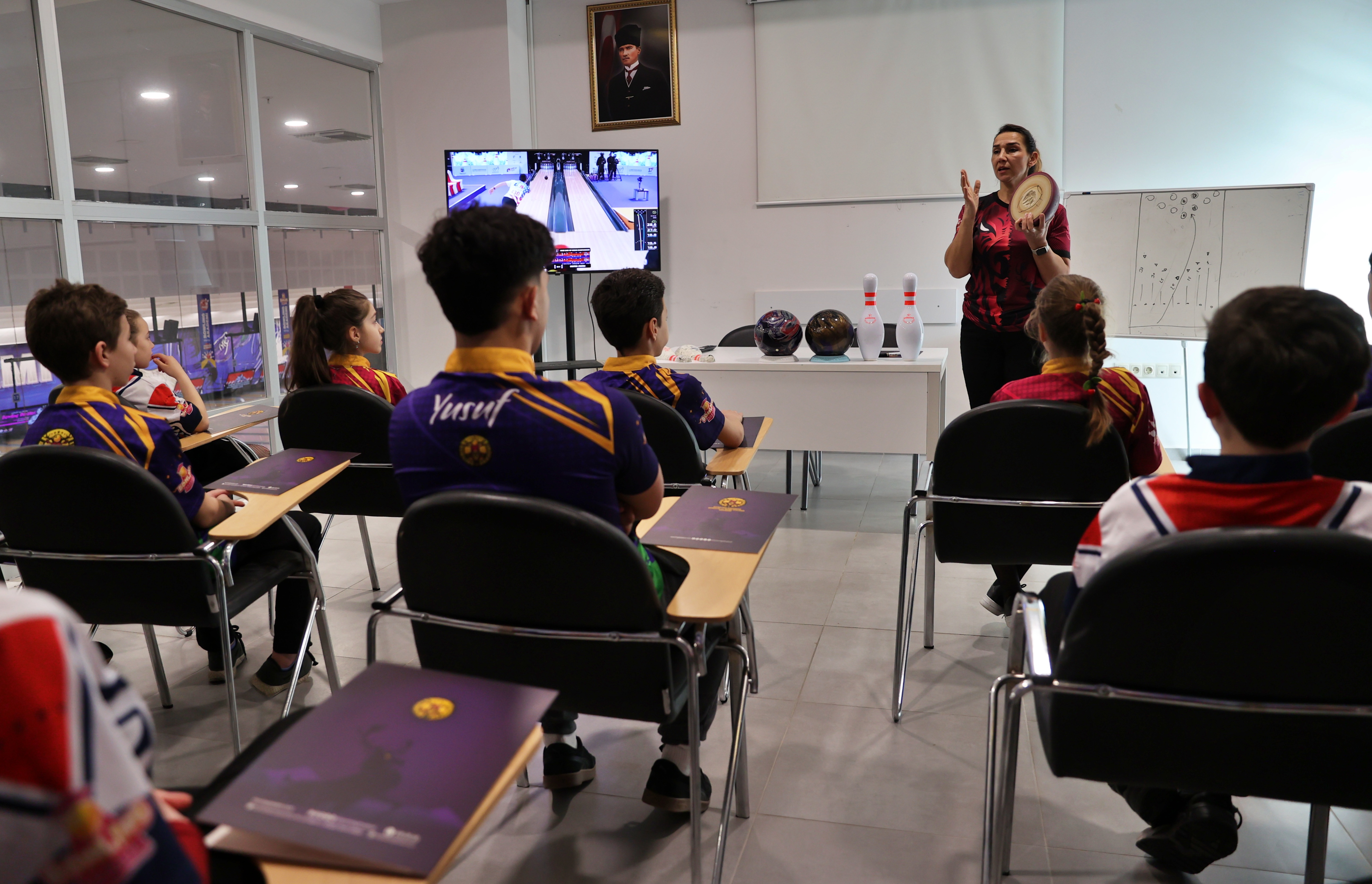 aa-20260504-41284321-41284314-bowling-akademide-cocuklar-milli-takim-altyapisina-kazandiriliyor.jpg