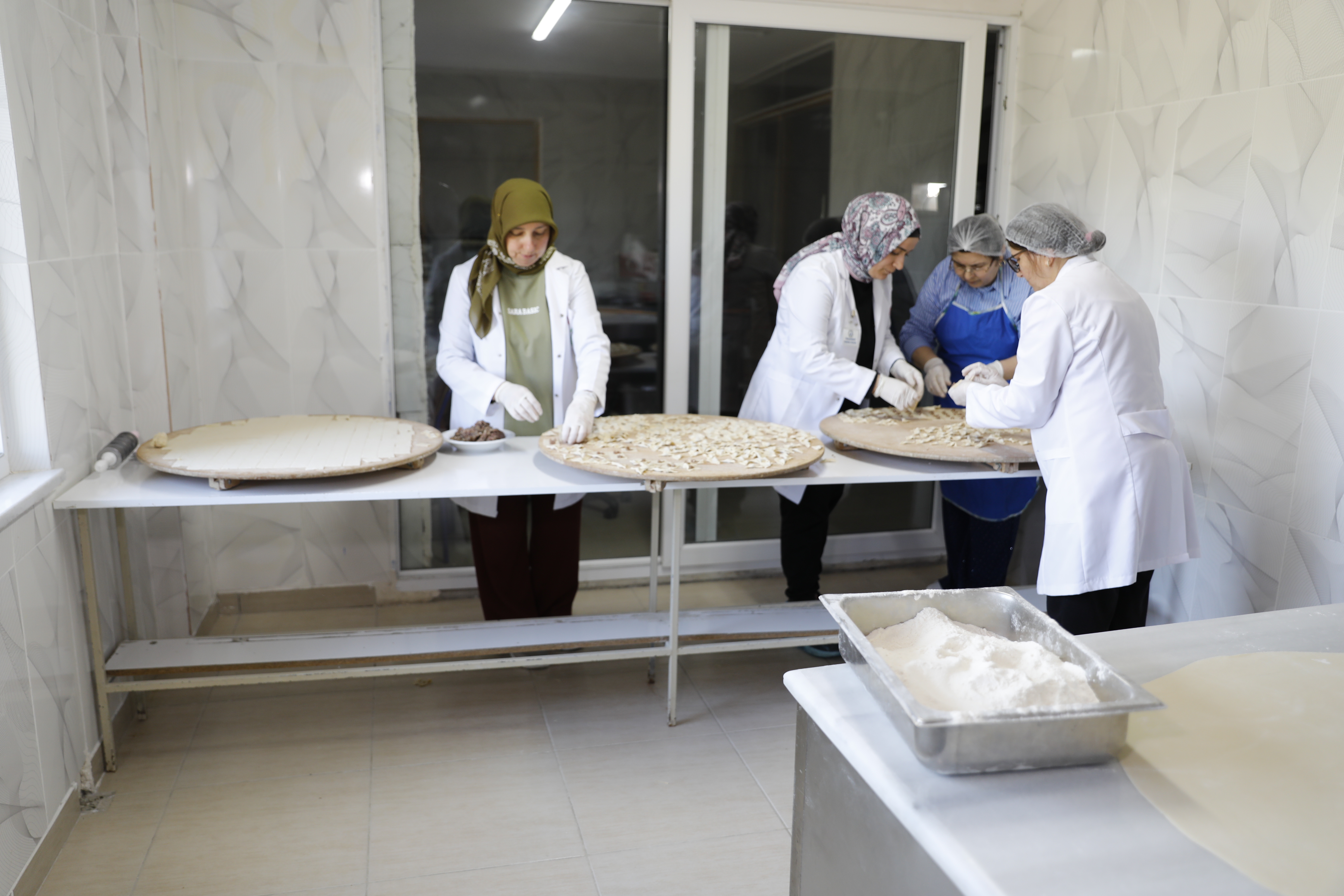 aa-20260506-41302765-41302758-samsunda-kapanmanin-esigindeki-kadin-kooperatifi-yakakent-mantisiyla-yurt-disina-acildi.jpg