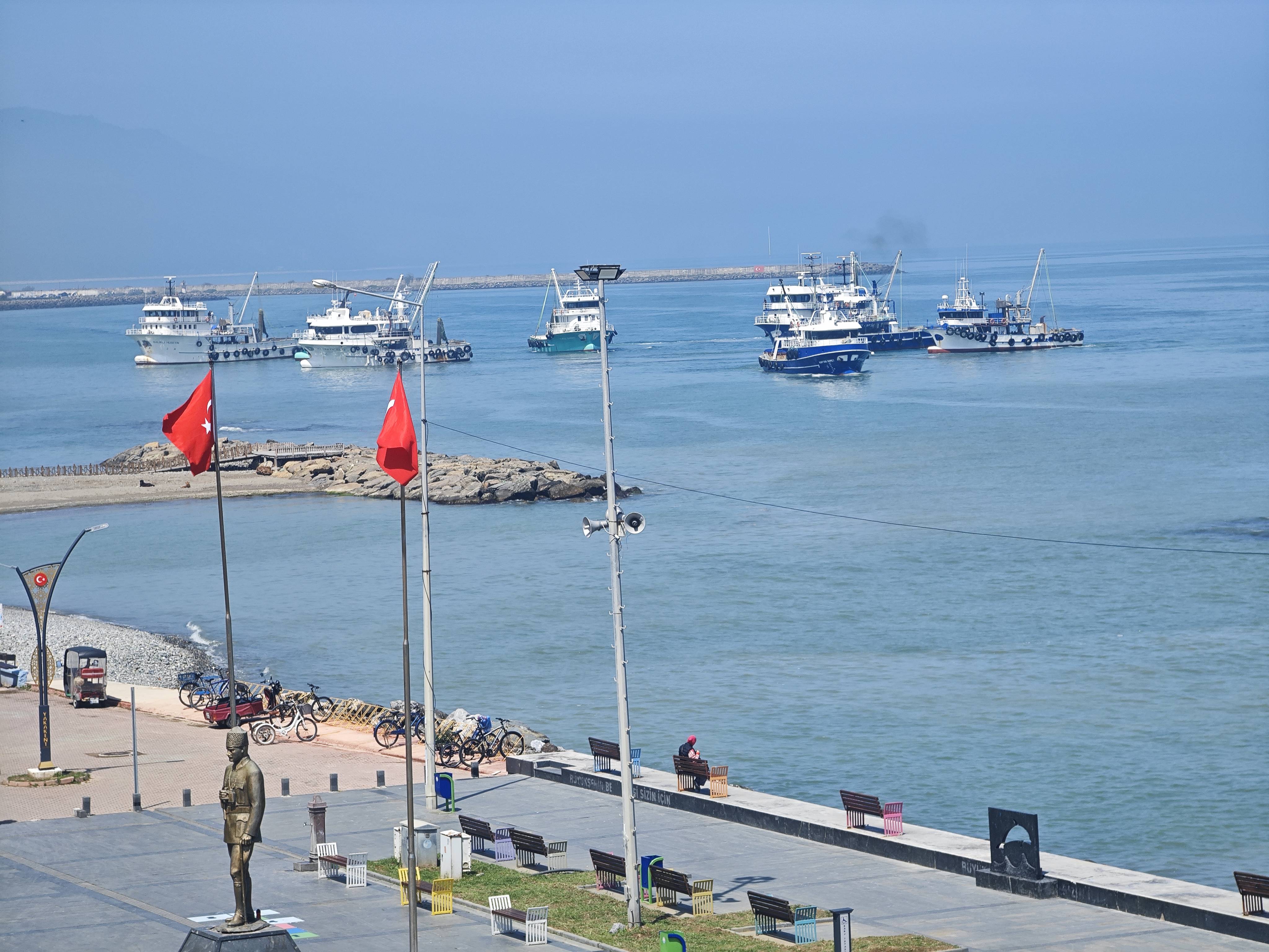 aa-20260512-41356785-41356784-samsunda-balikcilardan-hayatini-kaybeden-celal-sen-anisina-vefa-turu.jpg