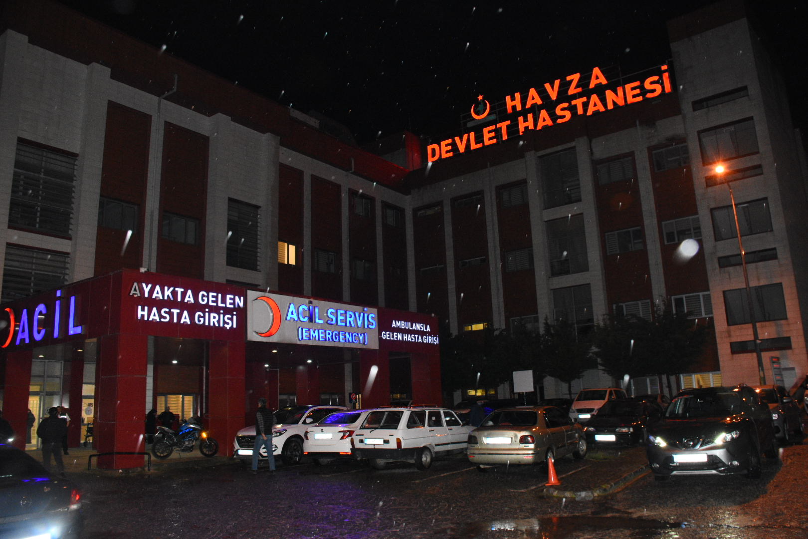 aa-20260512-41362503-41362502-samsunda-saganak-sonrasi-olusan-selde-hafif-yaralanan-12-kisi-hastaneye-kaldirildi.jpg