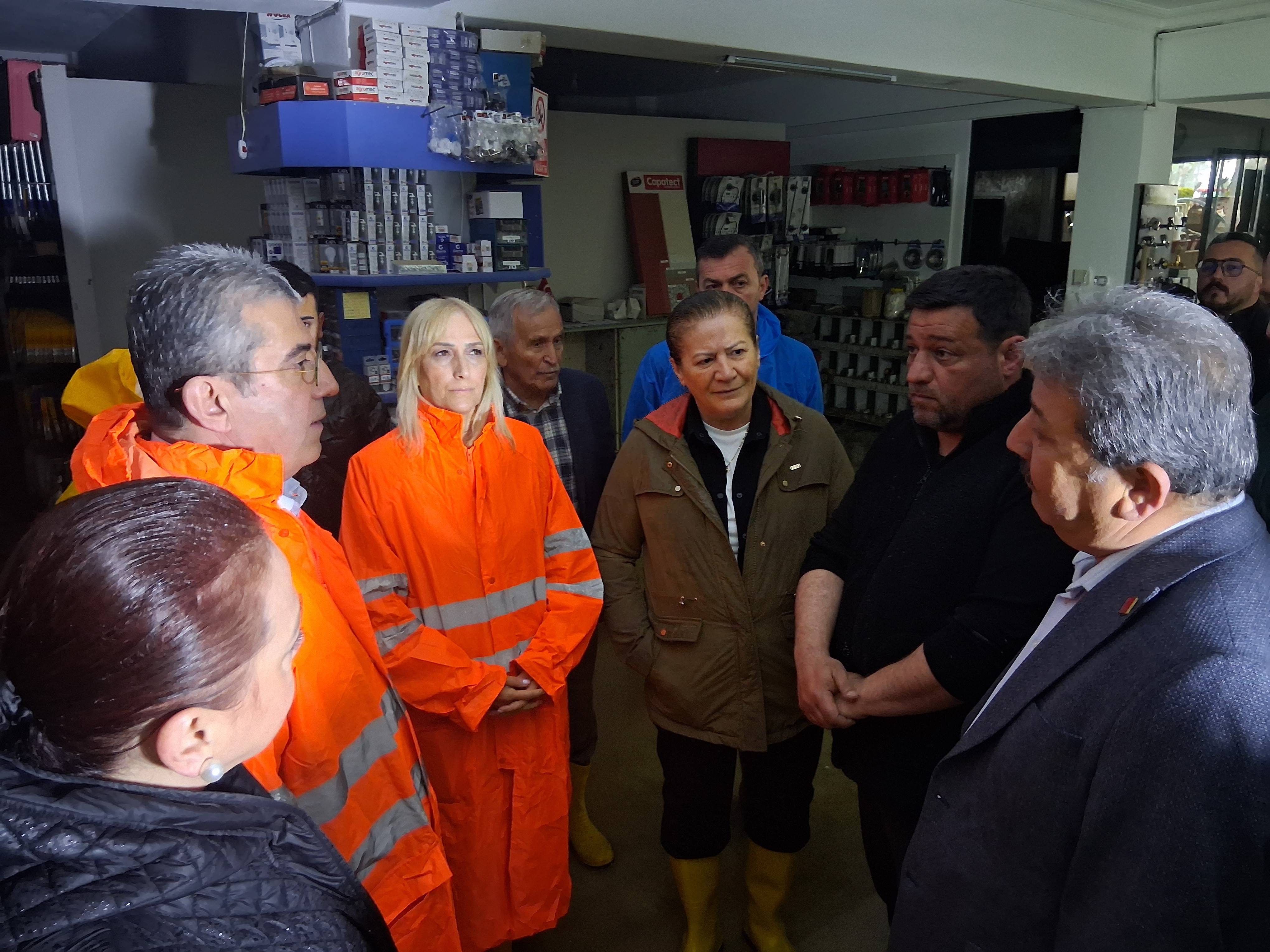 aa-20260515-41388450-41388447-chp-grup-baskanvekili-gunaydin-samsunun-havza-ilcesinde-sel-bolgesinde-incelemelerde-bulundu.jpg