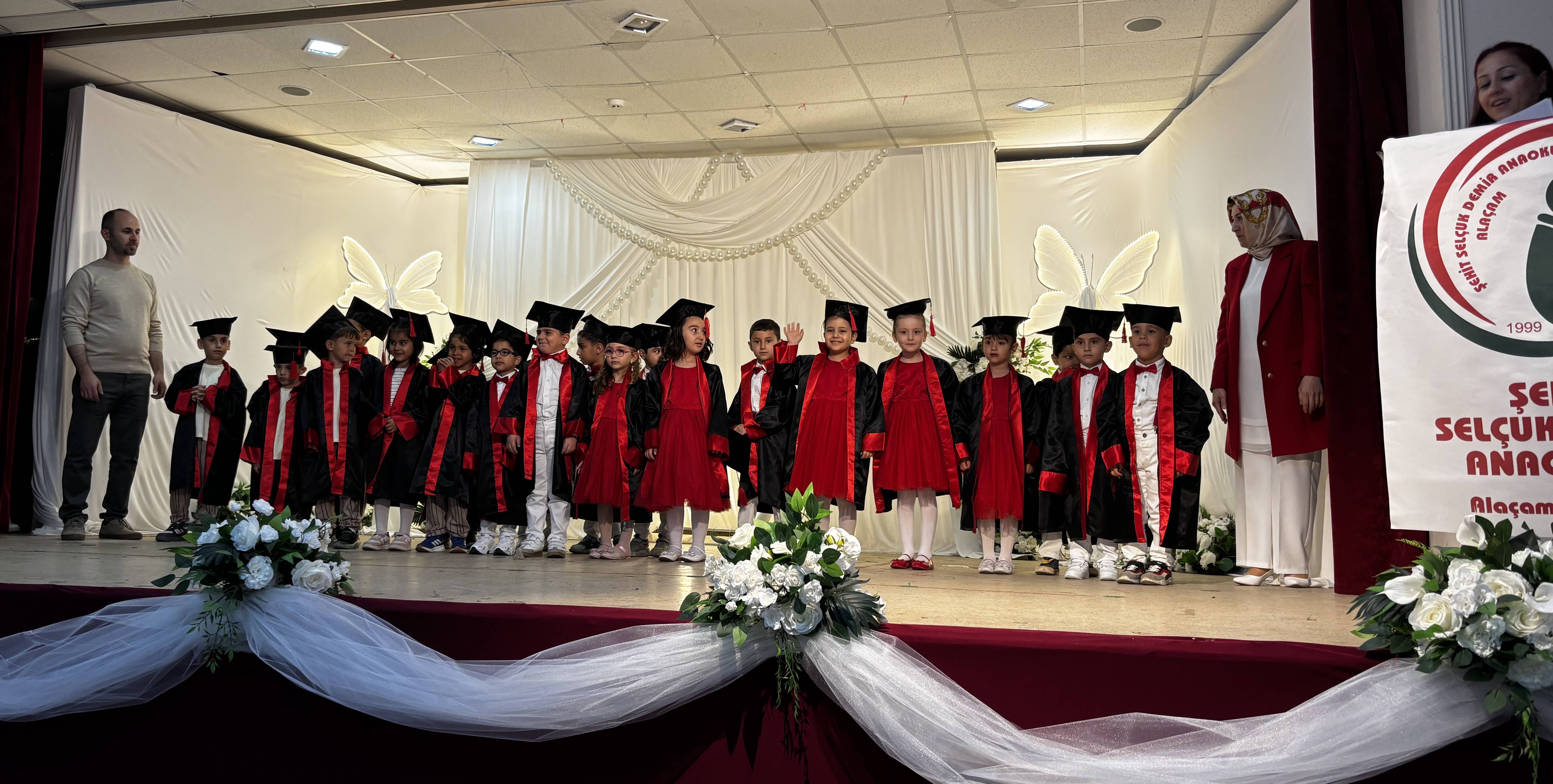 aa-20260515-41389126-41389124-alacamda-anaokulu-anneler-gunu-ve-mezuniyet-toreni-programi-duzenledi.jpg