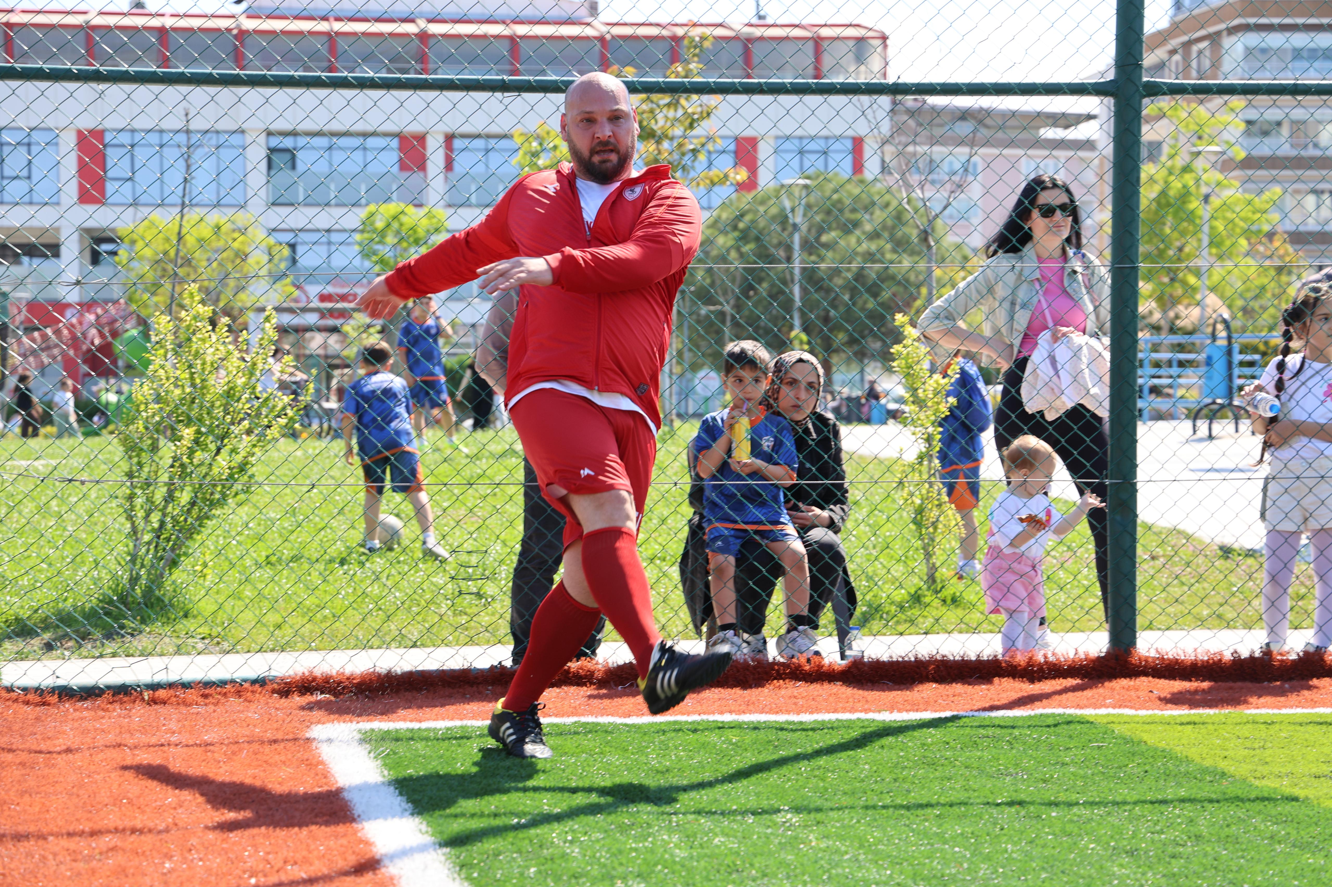 sohretler-karmasi-futbol-turnuvasi-2.jpeg