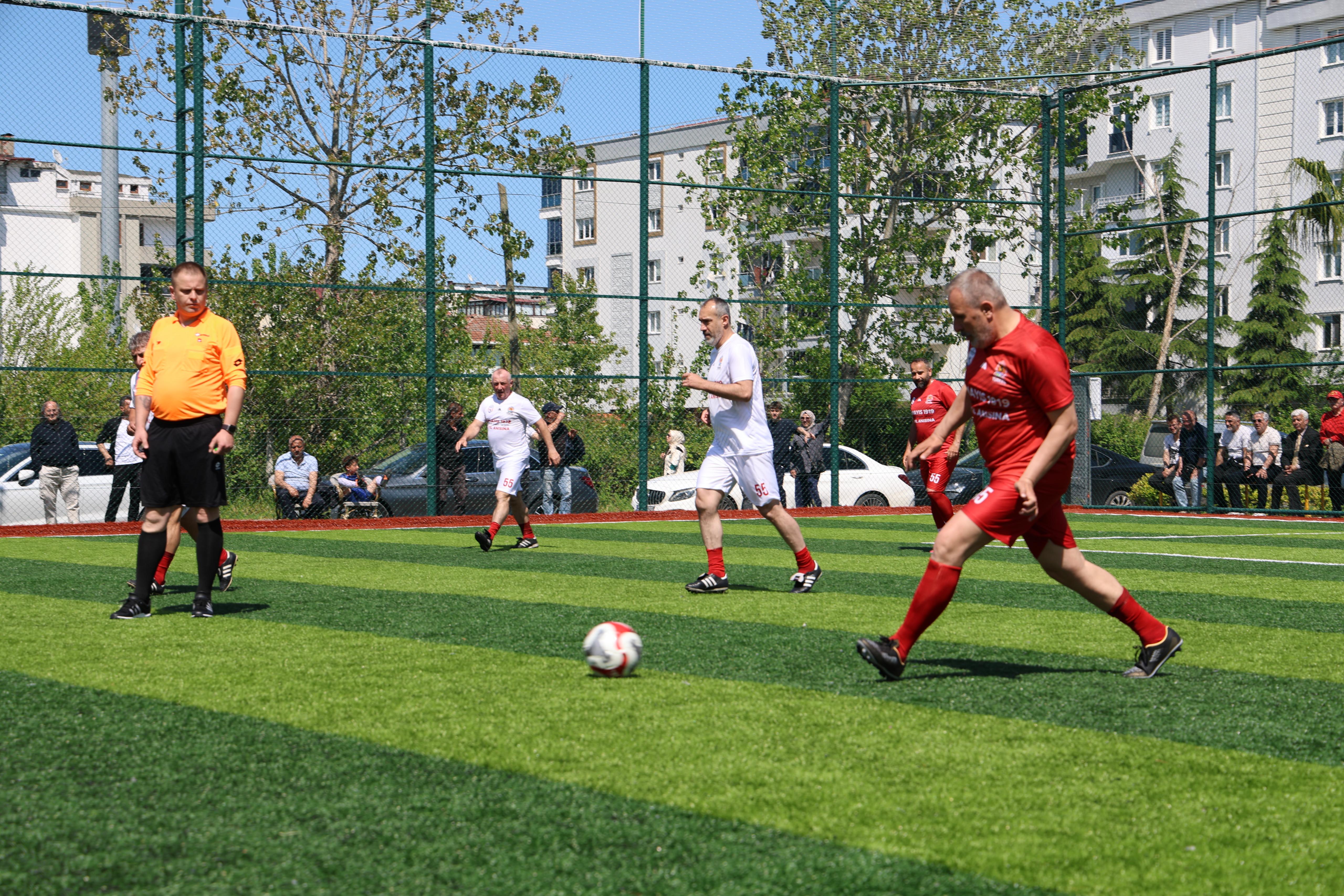 sohretler-karmasi-futbol-turnuvasi-6.jpeg