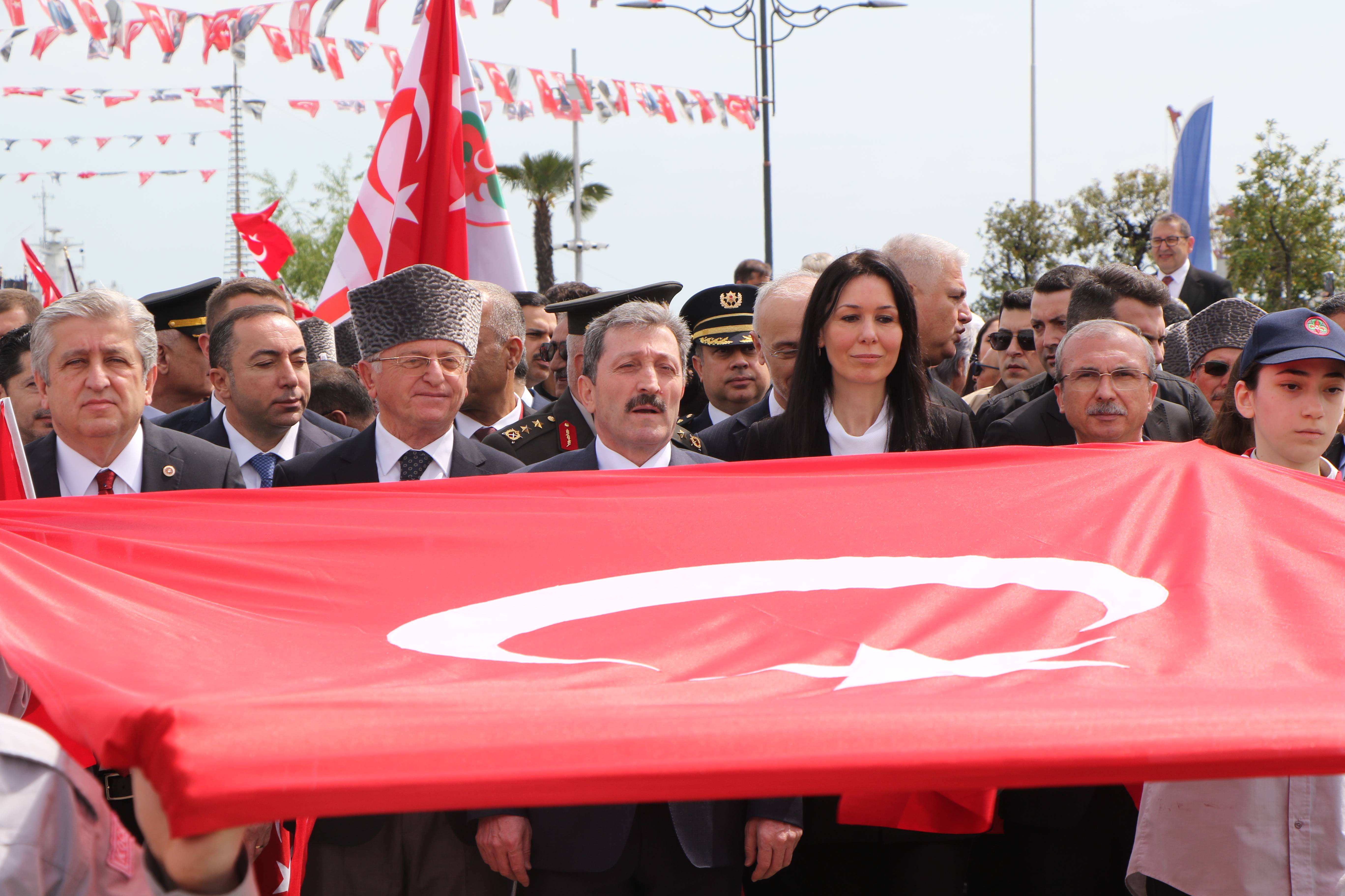 samsunda-19-mayis-kutlamalarinda-bayra-1319417-392083.jpg