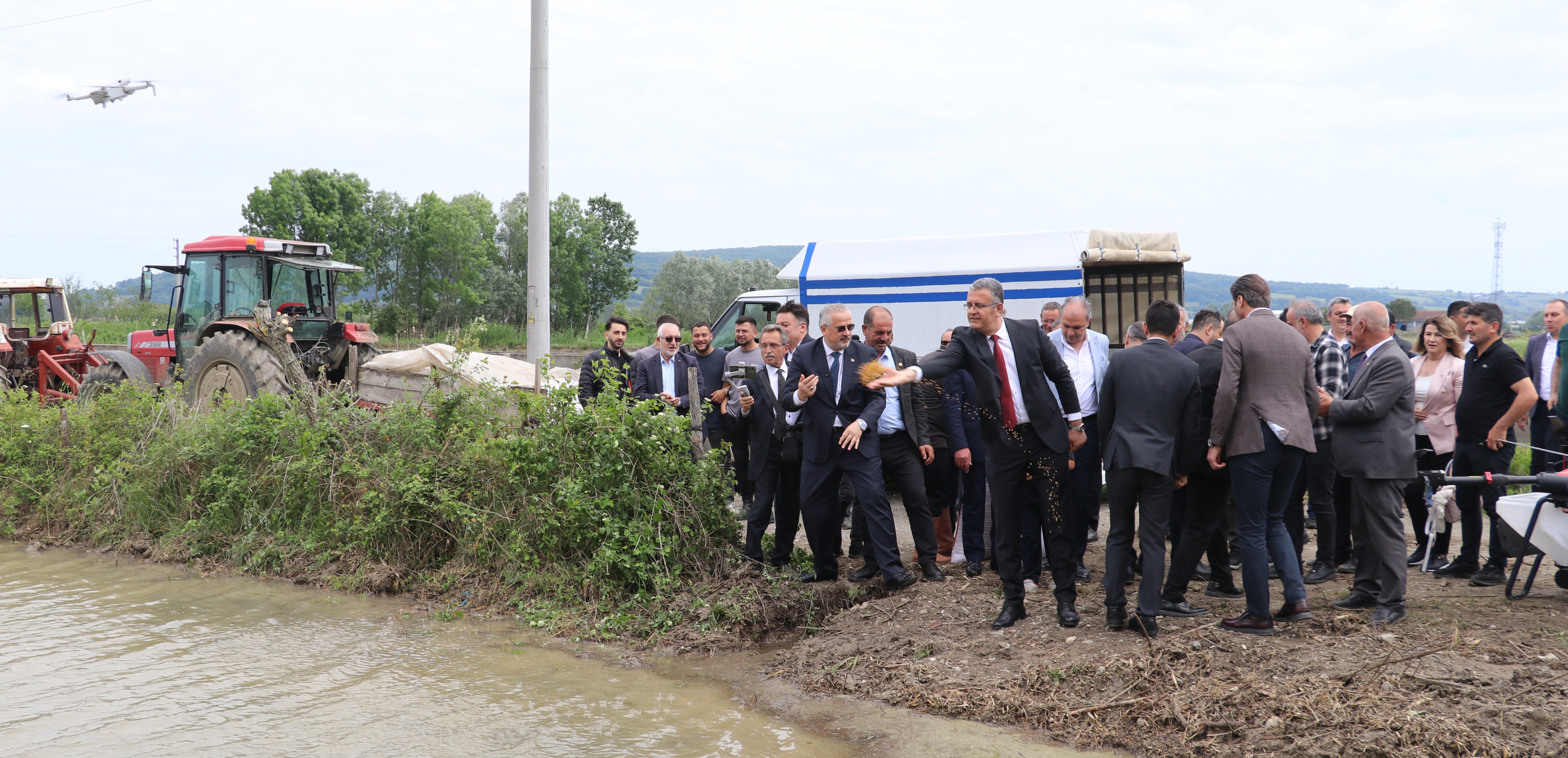 aa-20260520-41444211-41444208-bafra-ovasinda-celtik-tohumlari-dron-ile-toprakla-bulusturuluyor.jpg