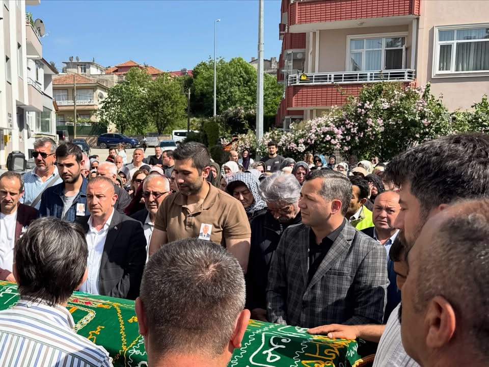 aa-20260525-41493815-41493814-alacam-eski-belediye-baskanlarindan-hadi-uyar-son-yolculuguna-ugurlandi.jpg