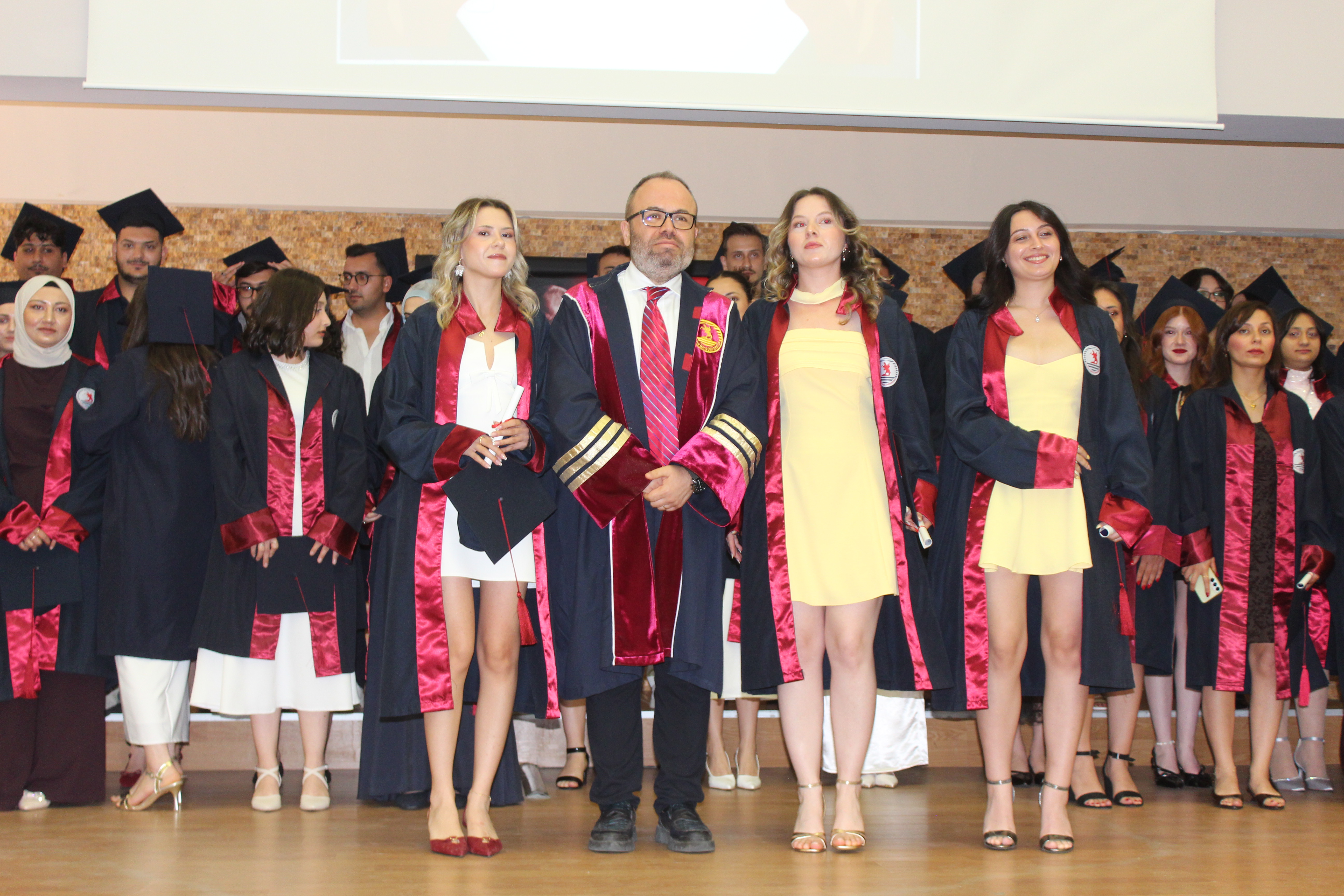 aa-20260609-41623282-41623279-omu-turizm-fakultesi-ve-bafra-turizm-myoda-mezuniyet-toreni-duzenlendi.jpg