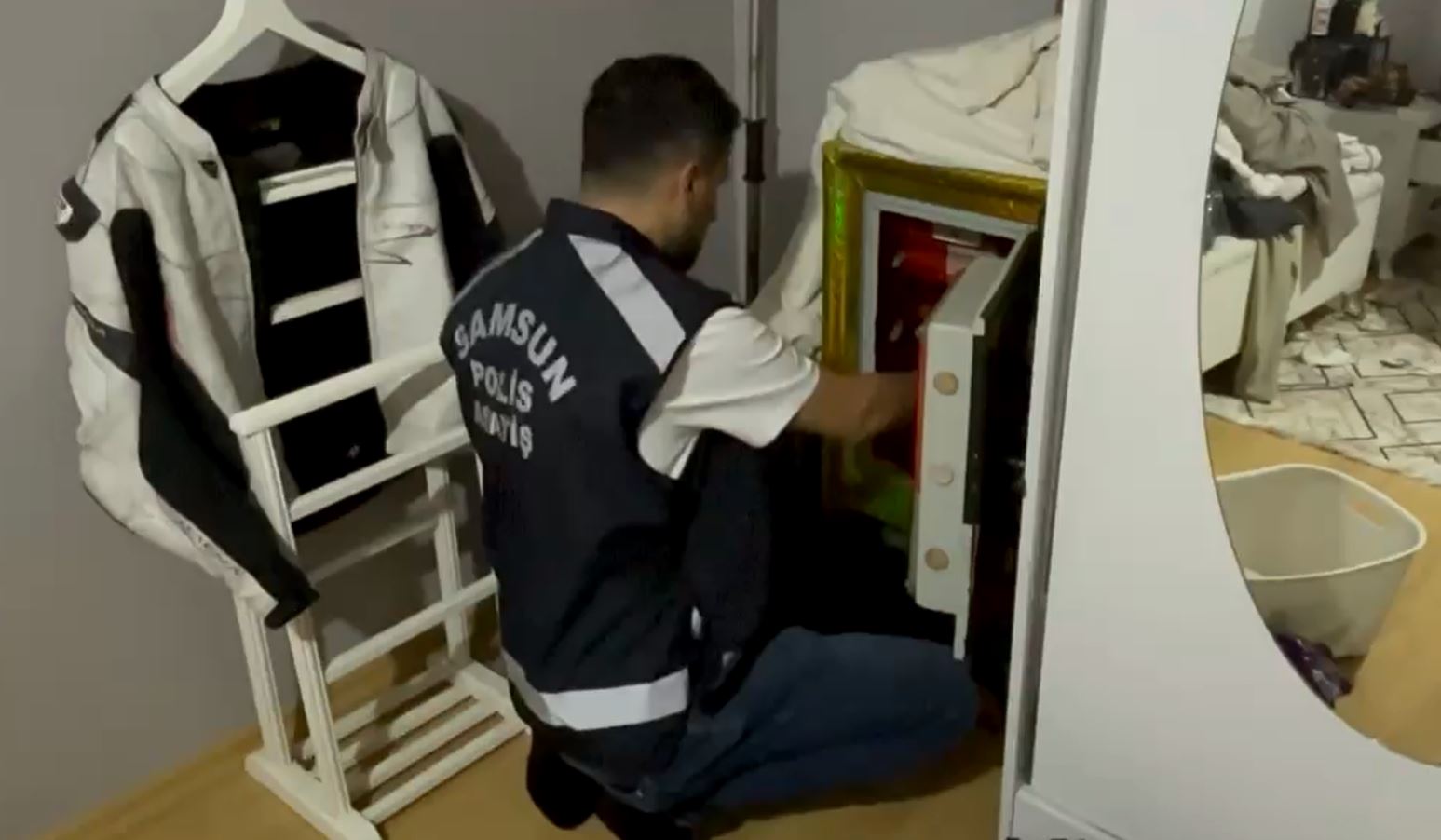 samsunda-fuhus-operasyonunda-3-gozalti-1354887-402289.jpg