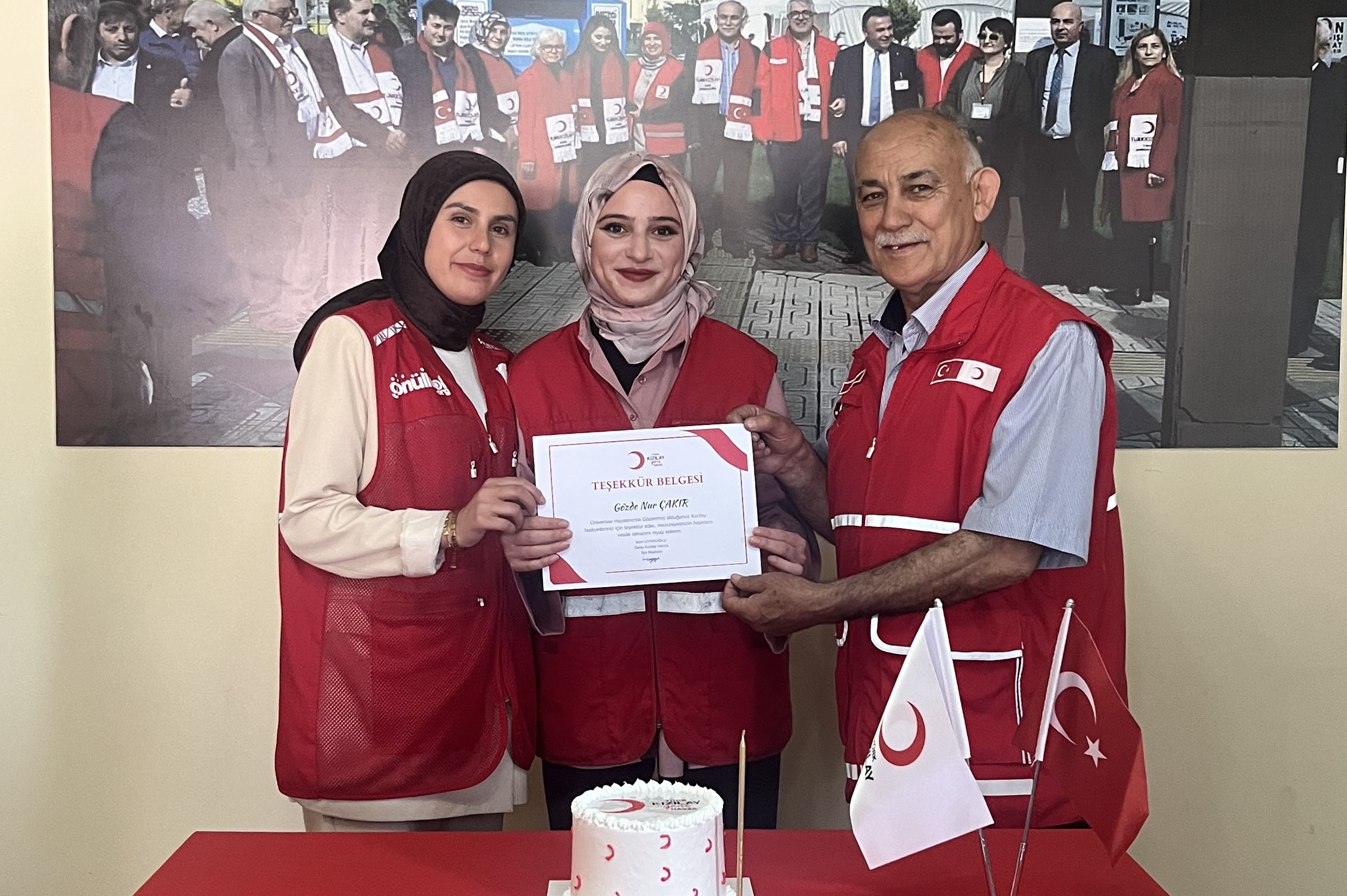 aa-20260615-41677314-41677313-havza-genc-kizilay-subesi-gonullu-ogrencilerine-tesekkur-belgesi.jpg