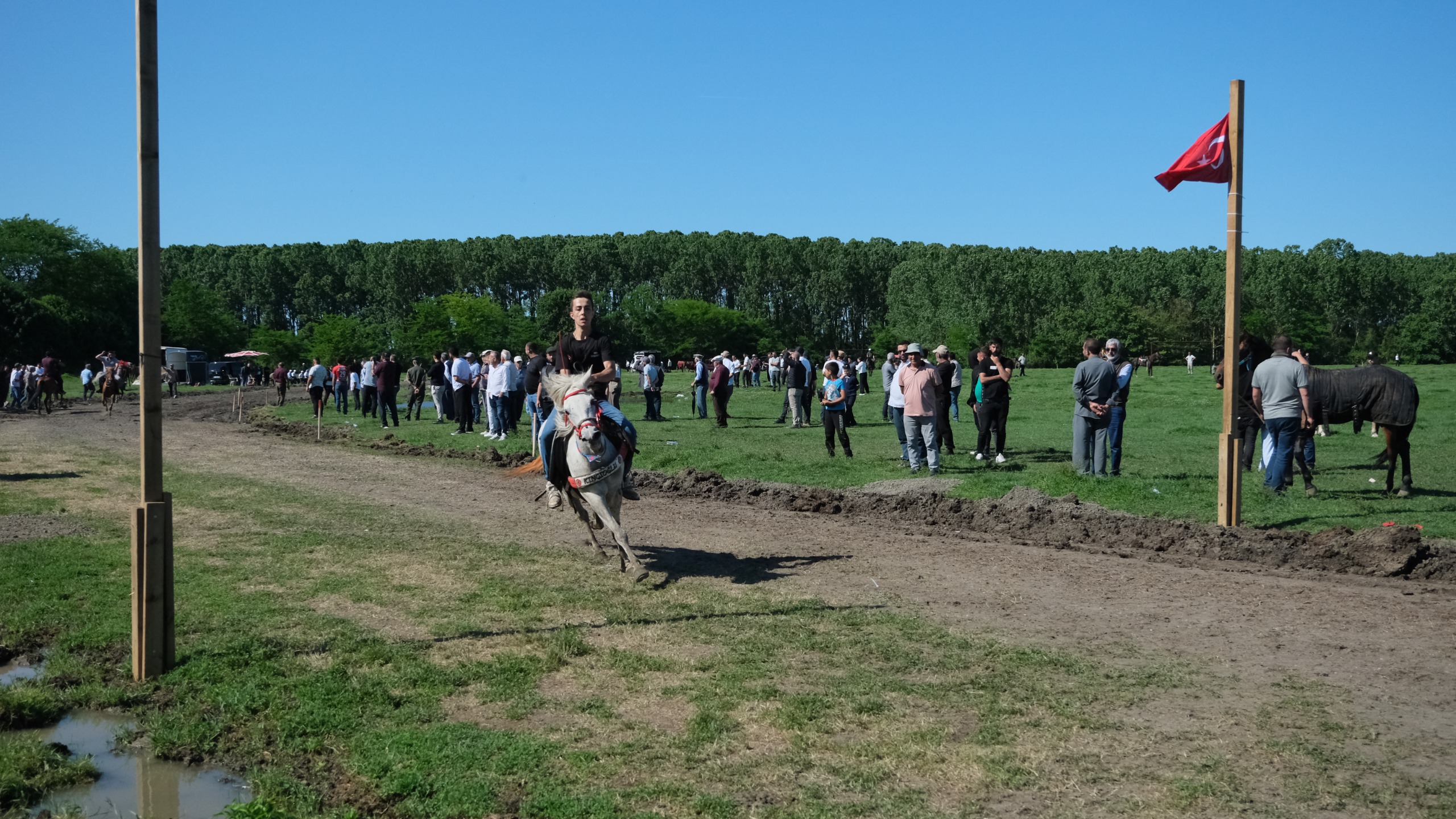 aa-20260615-41681075-41681070-samsunda-26-geleneksel-rahvan-at-yarislari-gerceklestirildi.jpg
