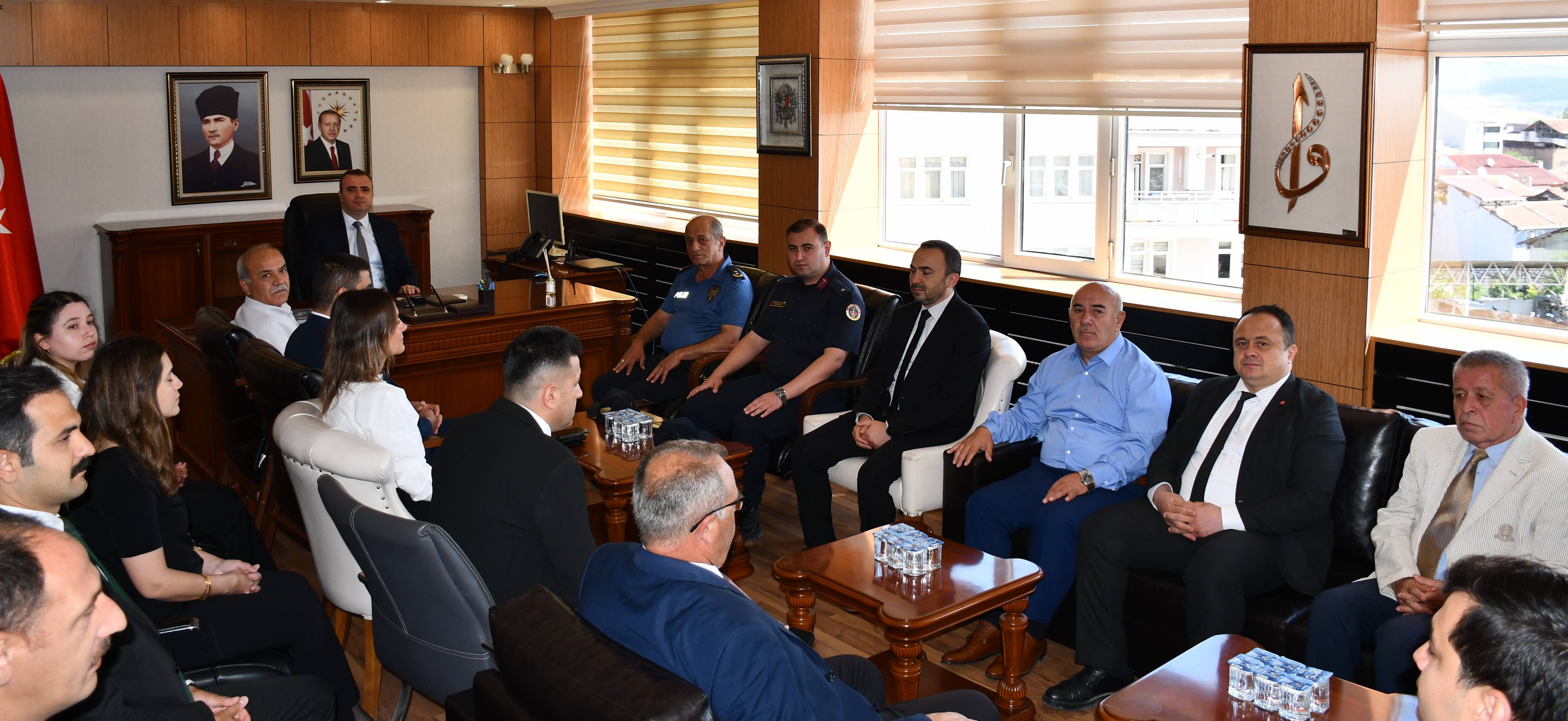 aa-20260706-41889866-41889865-kaymakam-bayram-yildiz-vezirkoprudeki-gorevine-basladi.jpg