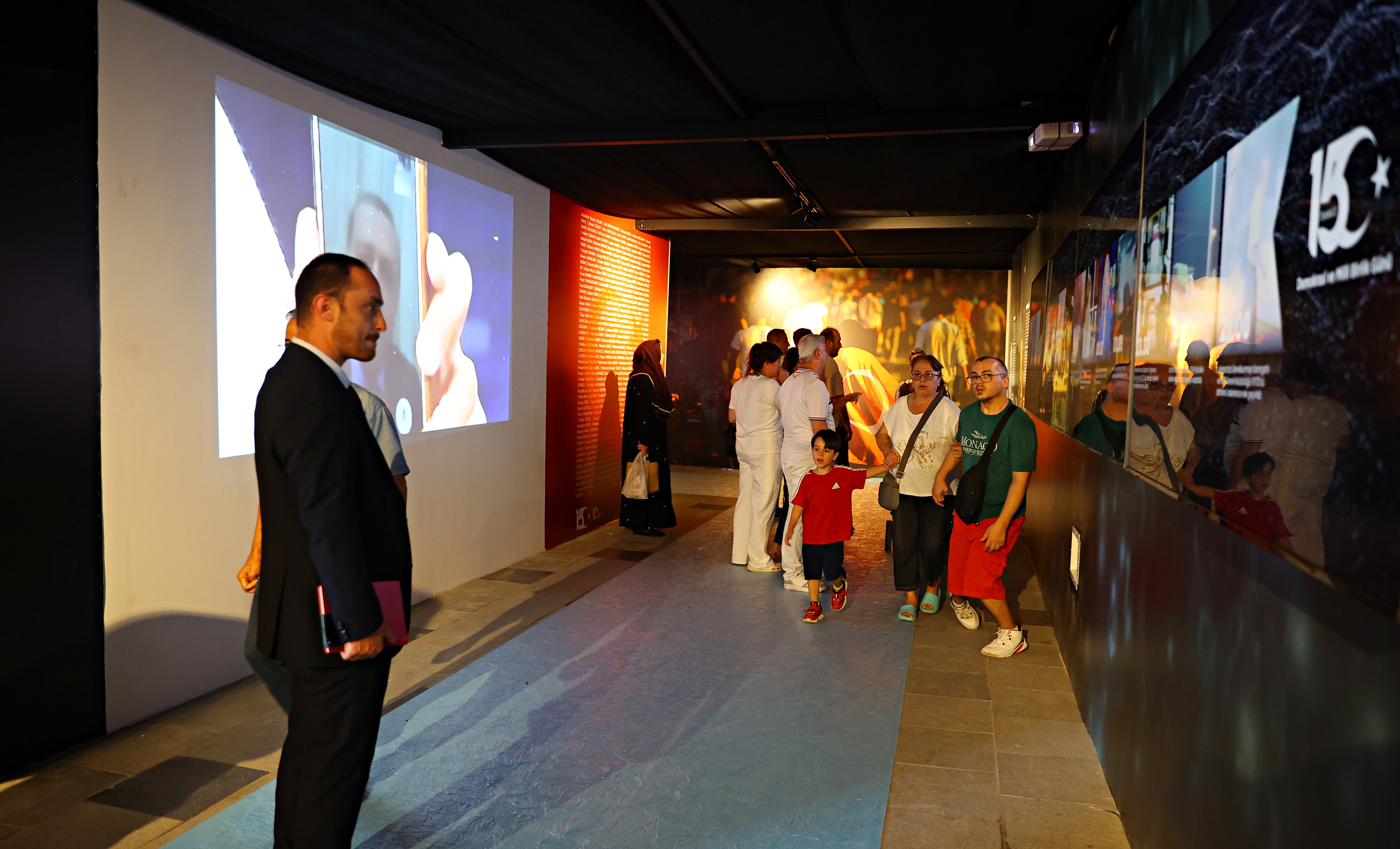 aa-20260713-41965384-41965380-samsunda-15-temmuz-demokrasi-ve-milli-birlik-gunu-anma-cadiri-ziyarete-acildi.jpg