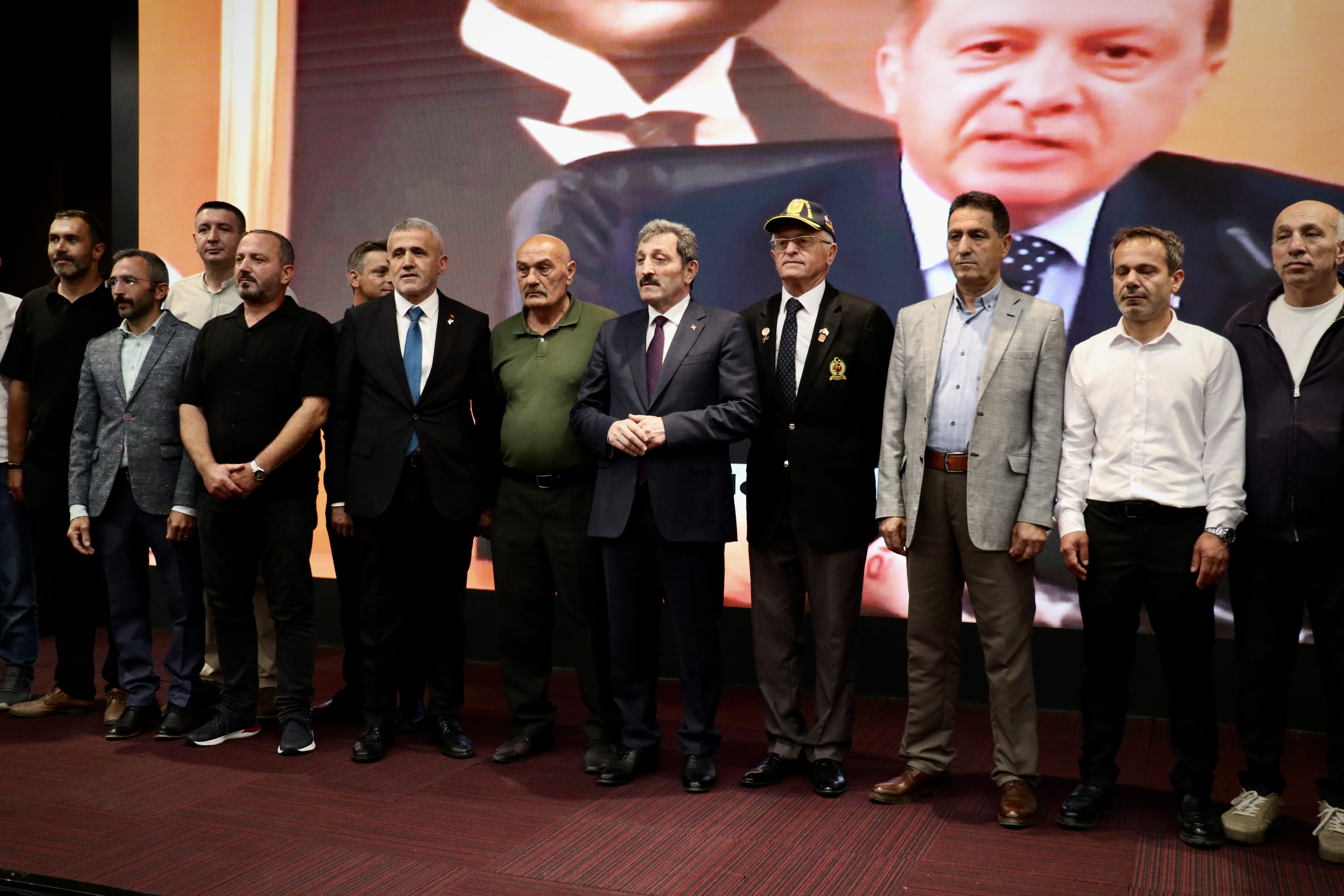 aa-20260714-41976447-41976445-samsun-valisi-tavli-sehit-yakinlari-ve-gazilerle-bir-araya-geldi.jpg