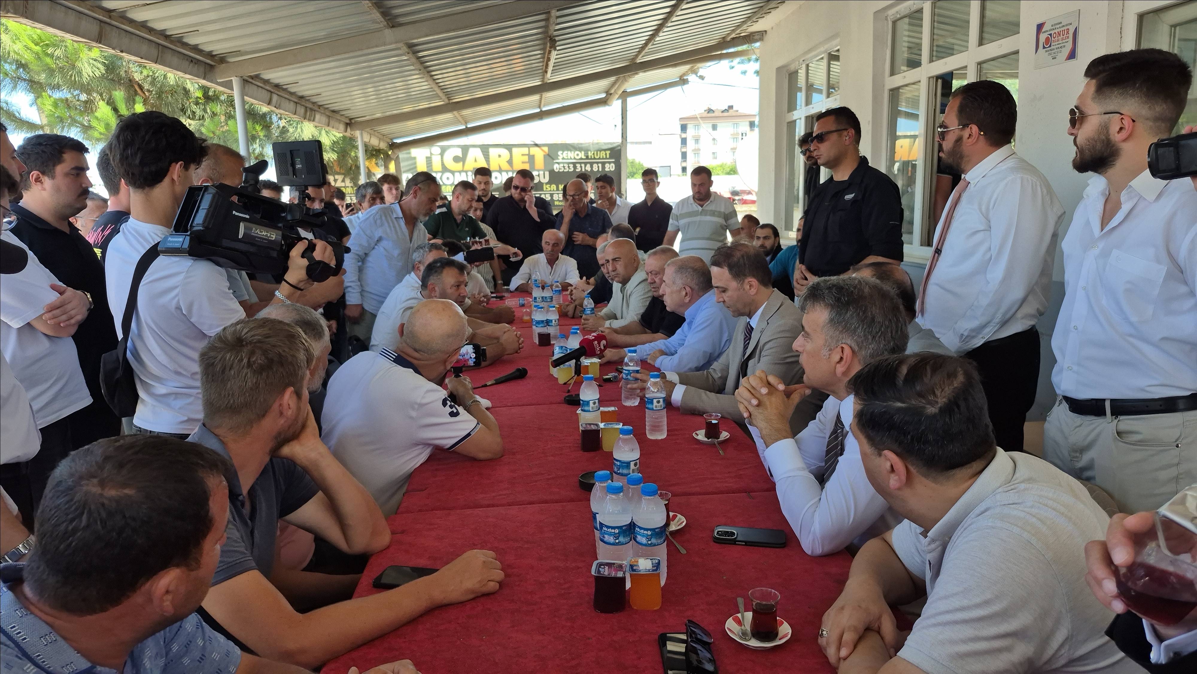 aa-20260719-42012945-42012943-zafer-partisi-genel-baskani-ozdag-samsunda-temaslarda-bulundu.jpg