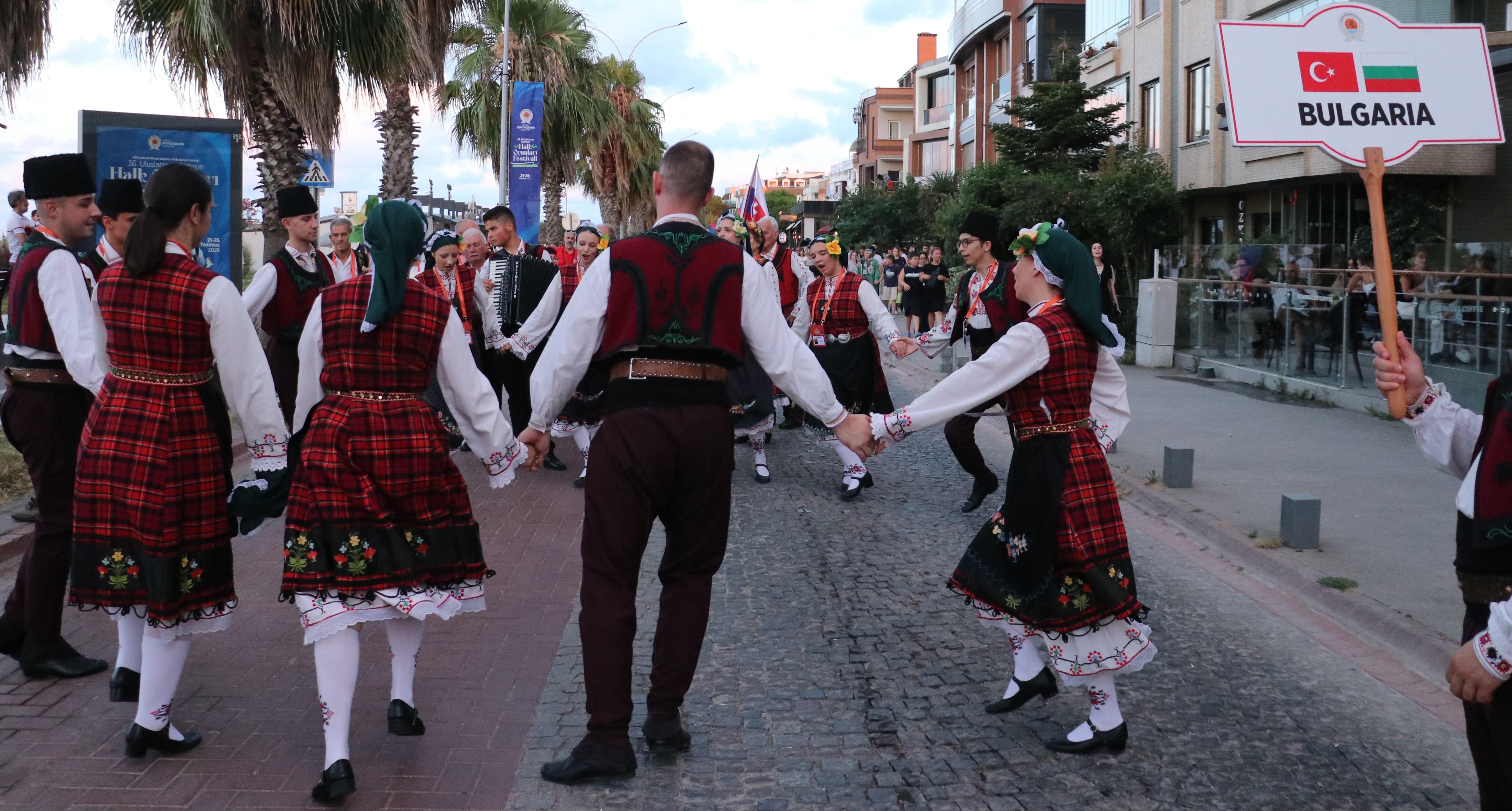 aa-20260721-42033812-42033803-36-uluslararasi-samsun-halk-oyunlari-festivali-basladi.jpg
