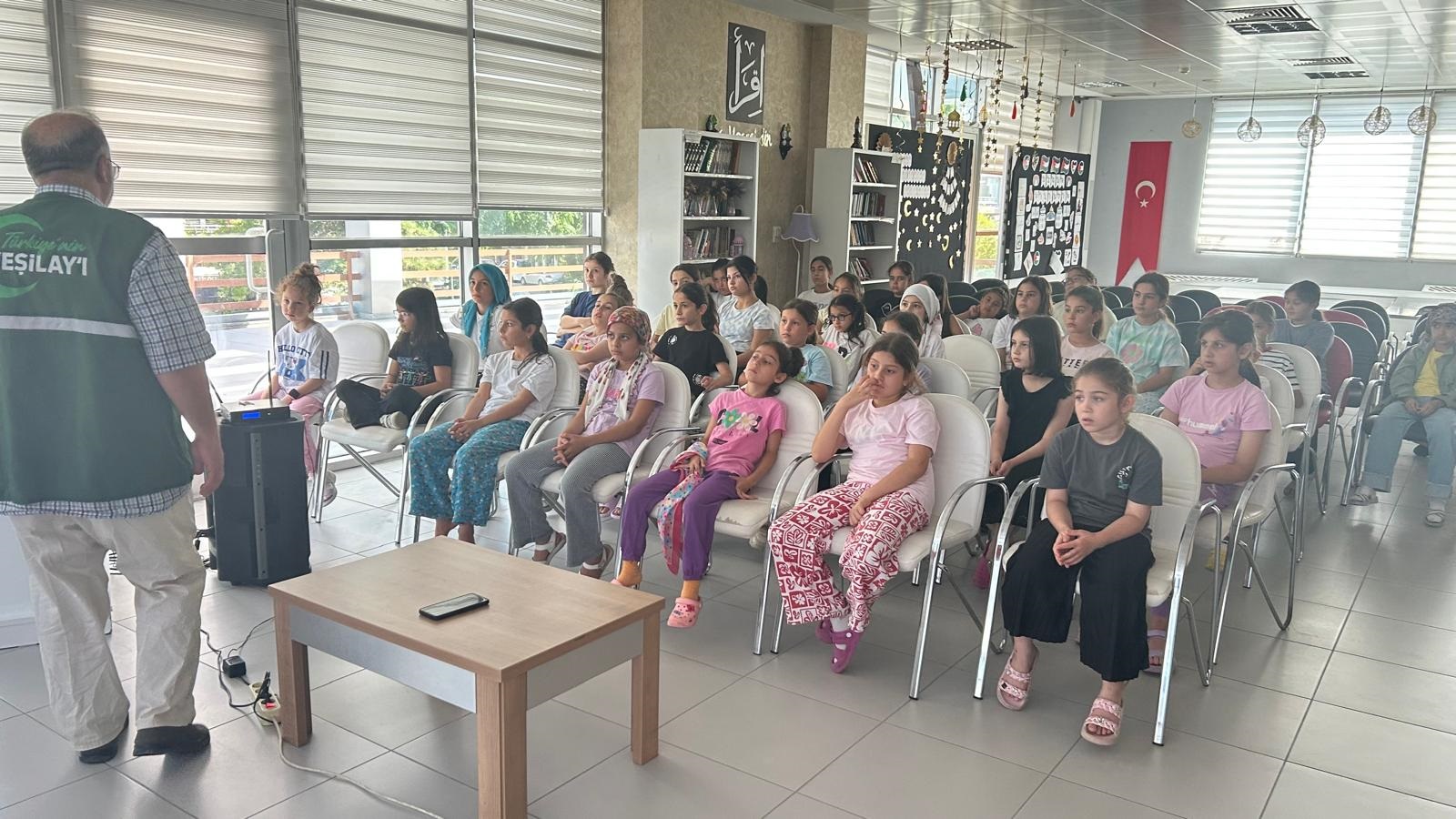 aa-20260723-42043200-42043198-samsunda-ogrencilere-bagimlilikla-mucadele-semineri-verildi.jpg