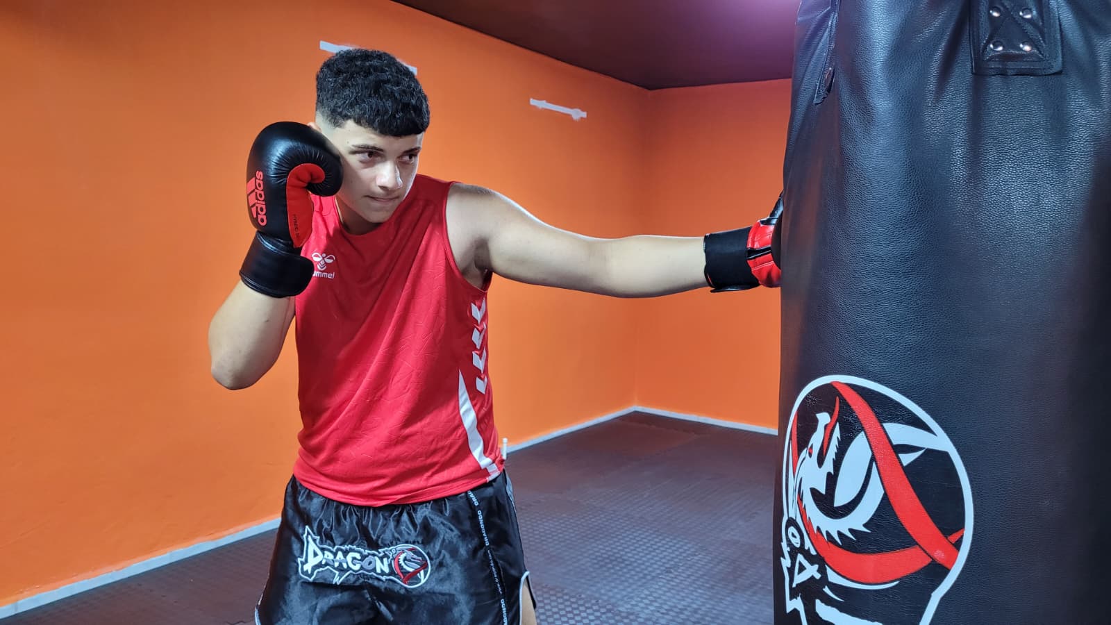 aa-20260724-42053301-42053299-samsunlu-milli-sporcu-taha-cicekin-hedefi-muaythaide-dunya-sampiyonlugu.jpg