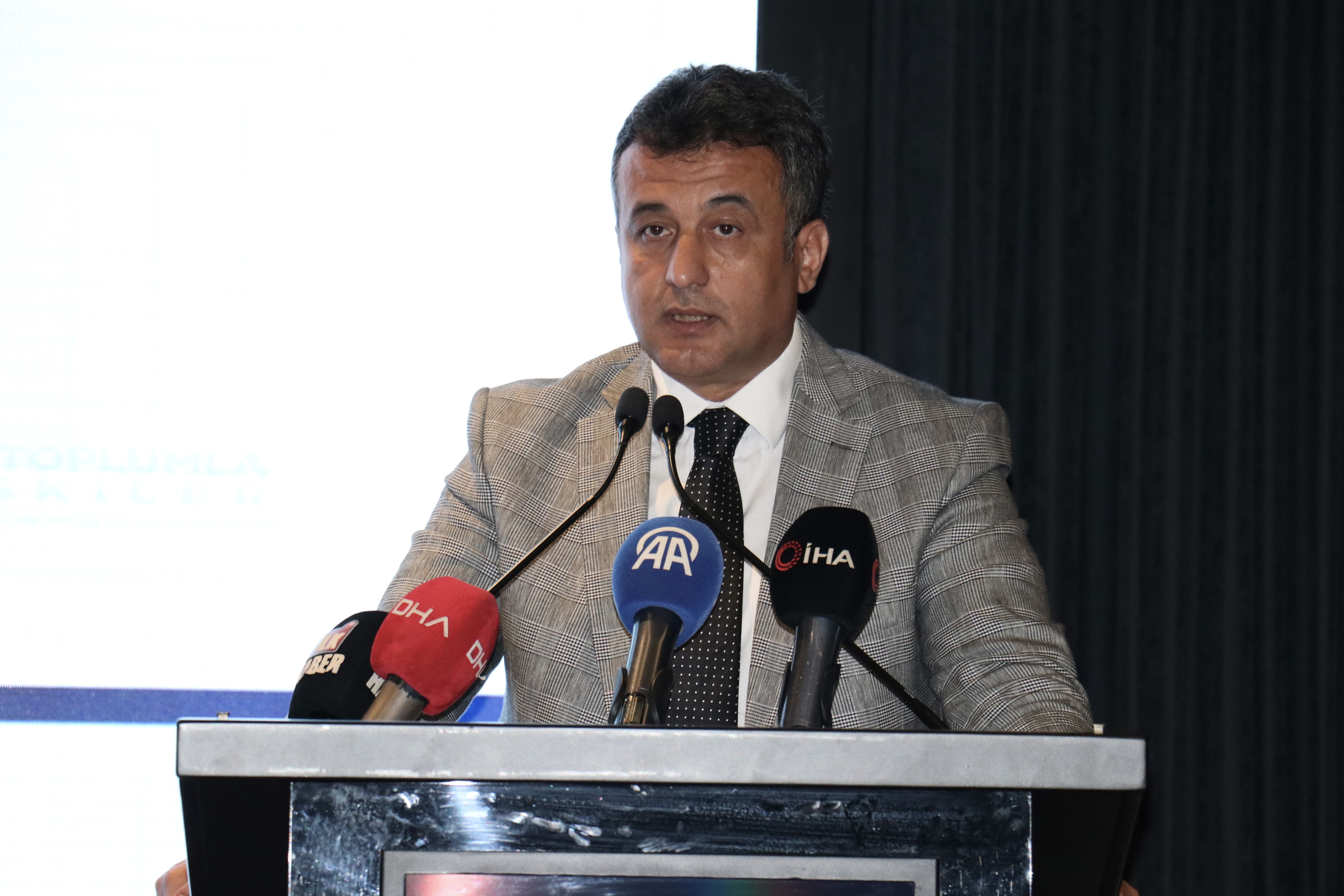aa-20260724-42055571-42055569-samsunda-bagimlilikla-mucadelede-medyanin-rolu-paneli-duzenlendi.jpg