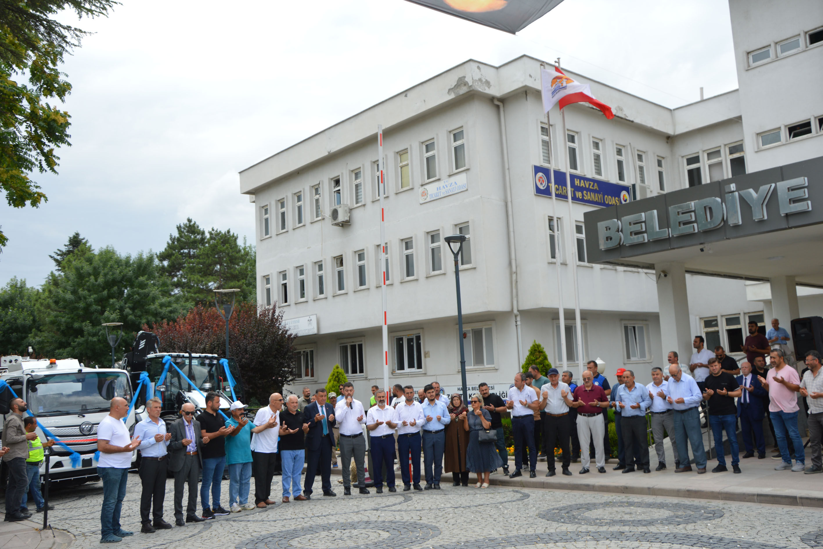 aa-20260724-42055577-42055575-havza-belediyesinde-hibe-araclar-icin-kurban-kesildi.jpg