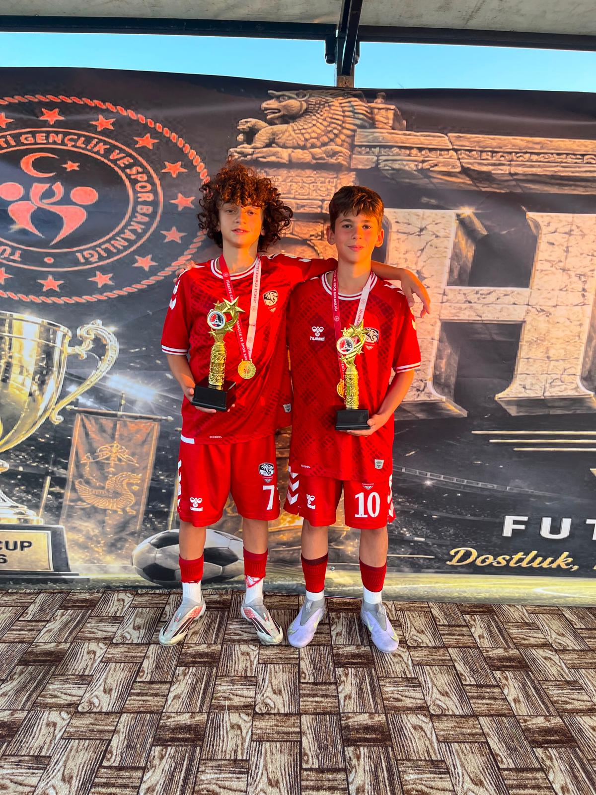 kadikoyspor-u13-takimi-sampiyon-oldu-1441197-428560.jpg