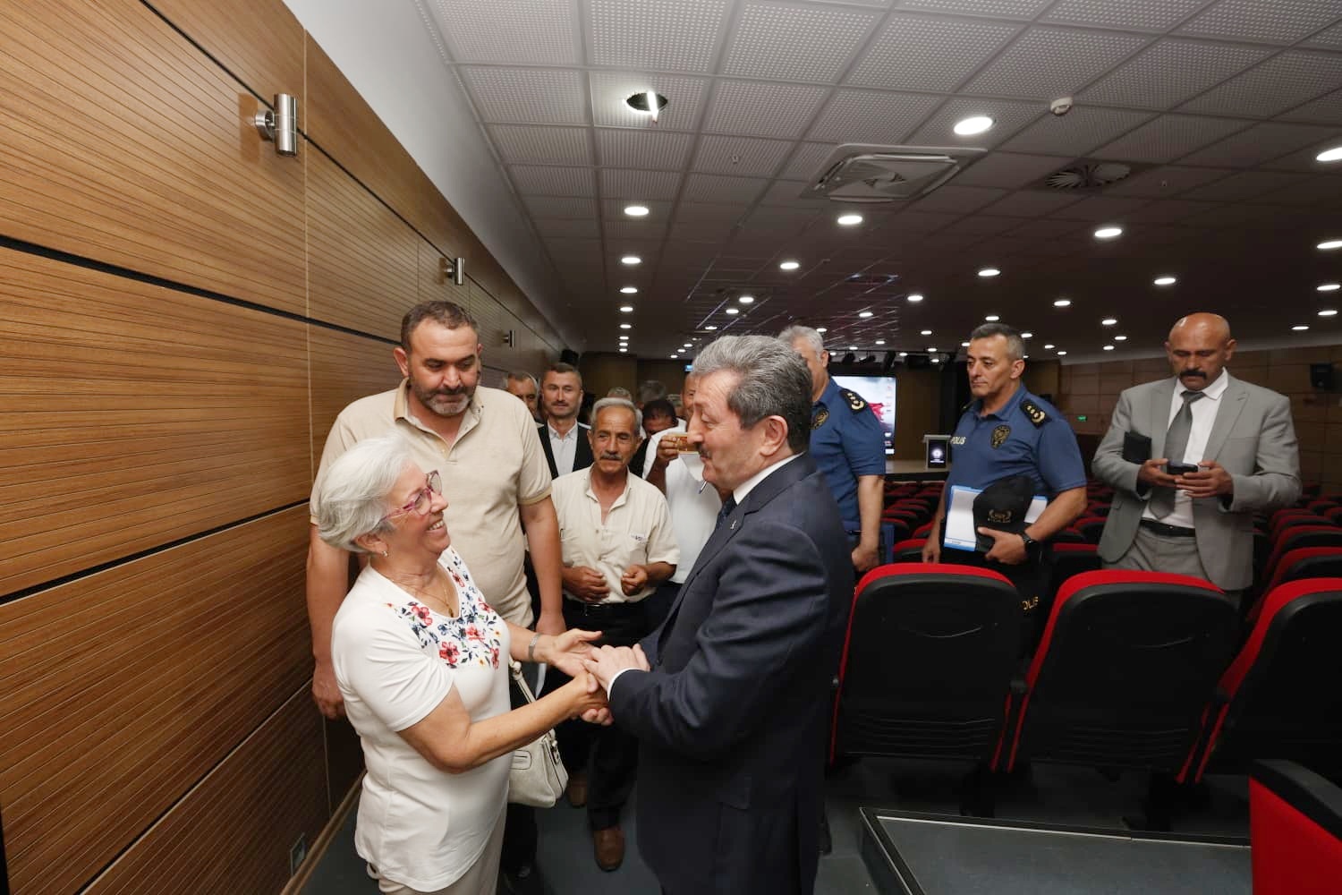 vali-tavli-samsunda-1446-milyar-liral-1444893-429755.jpg