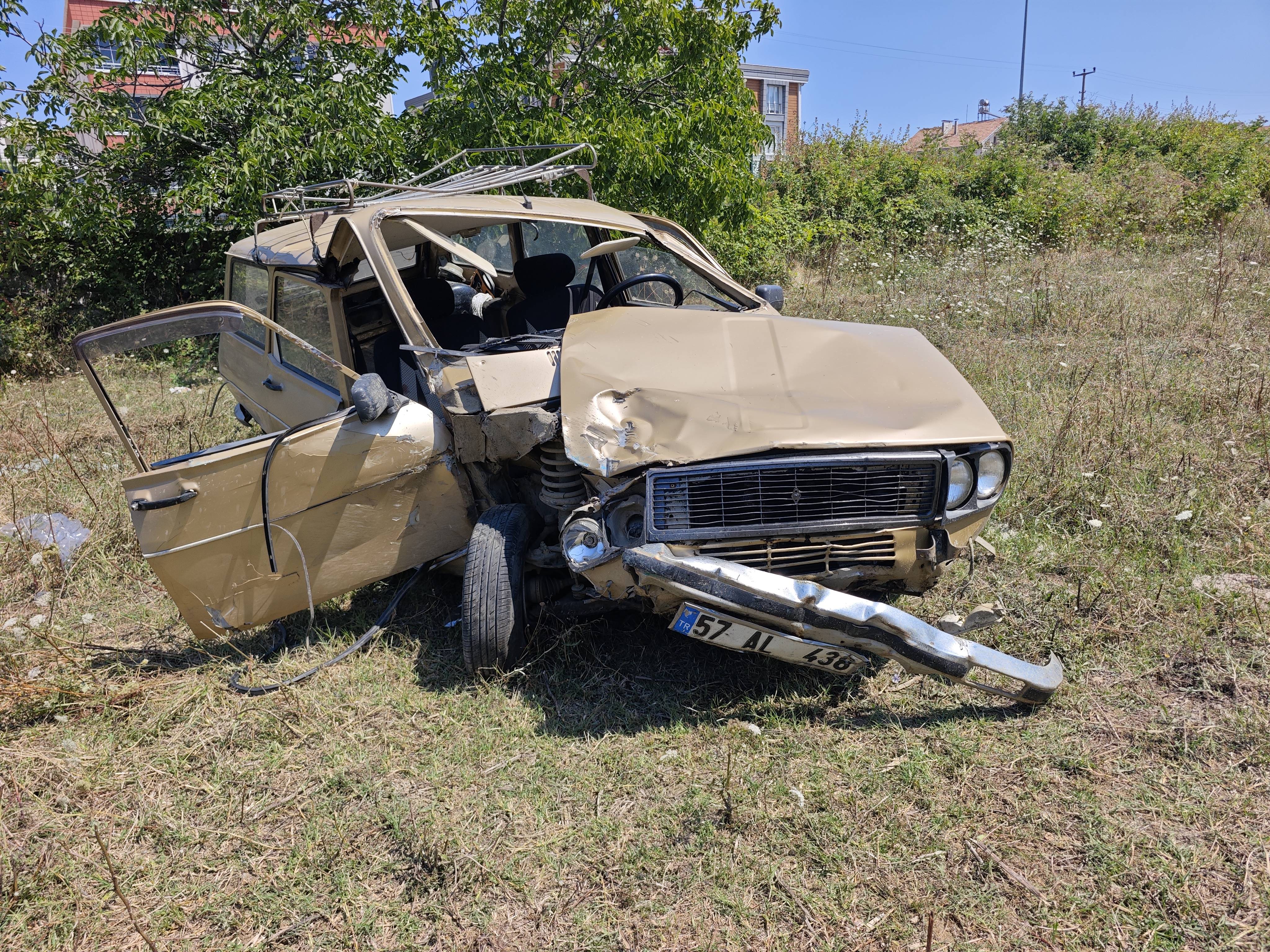 aa-20260811-42188126-42188122-samsunda-otomobil-ile-uc-tekerlekli-motosikletin-carpistigi-kazada-4-kisi-yaralandi.jpg