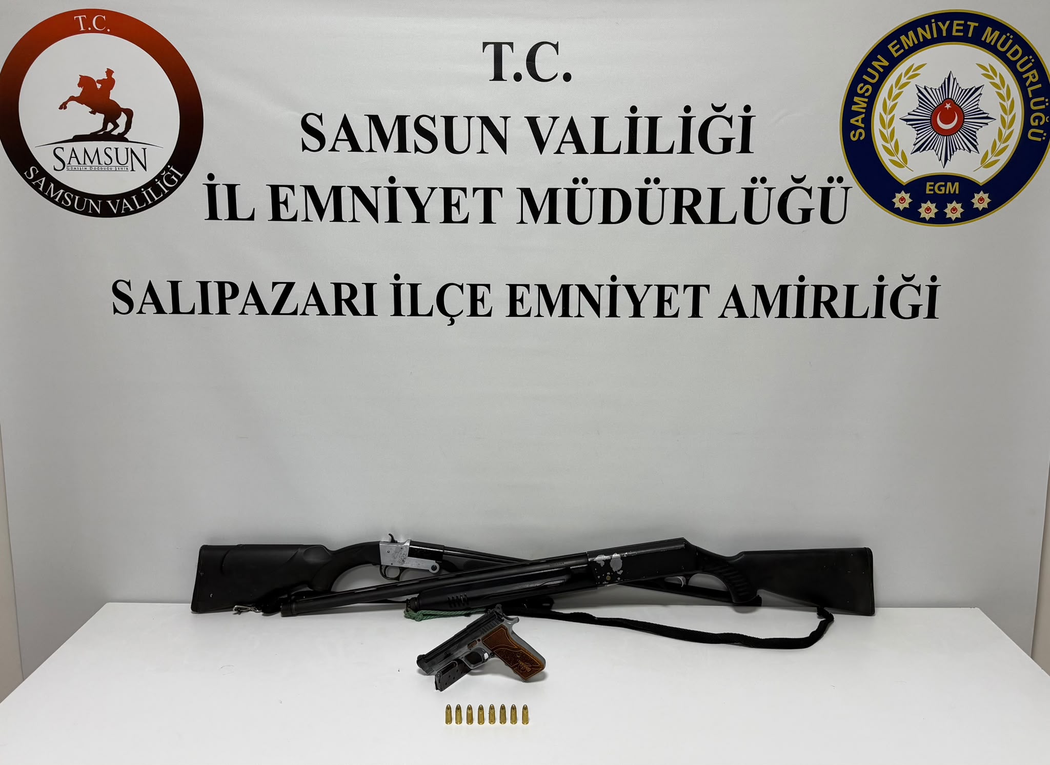 aa-20260814-42214842-42214841-salipazarinda-3-ruhsatsiz-silah-ele-gecirildi.jpg