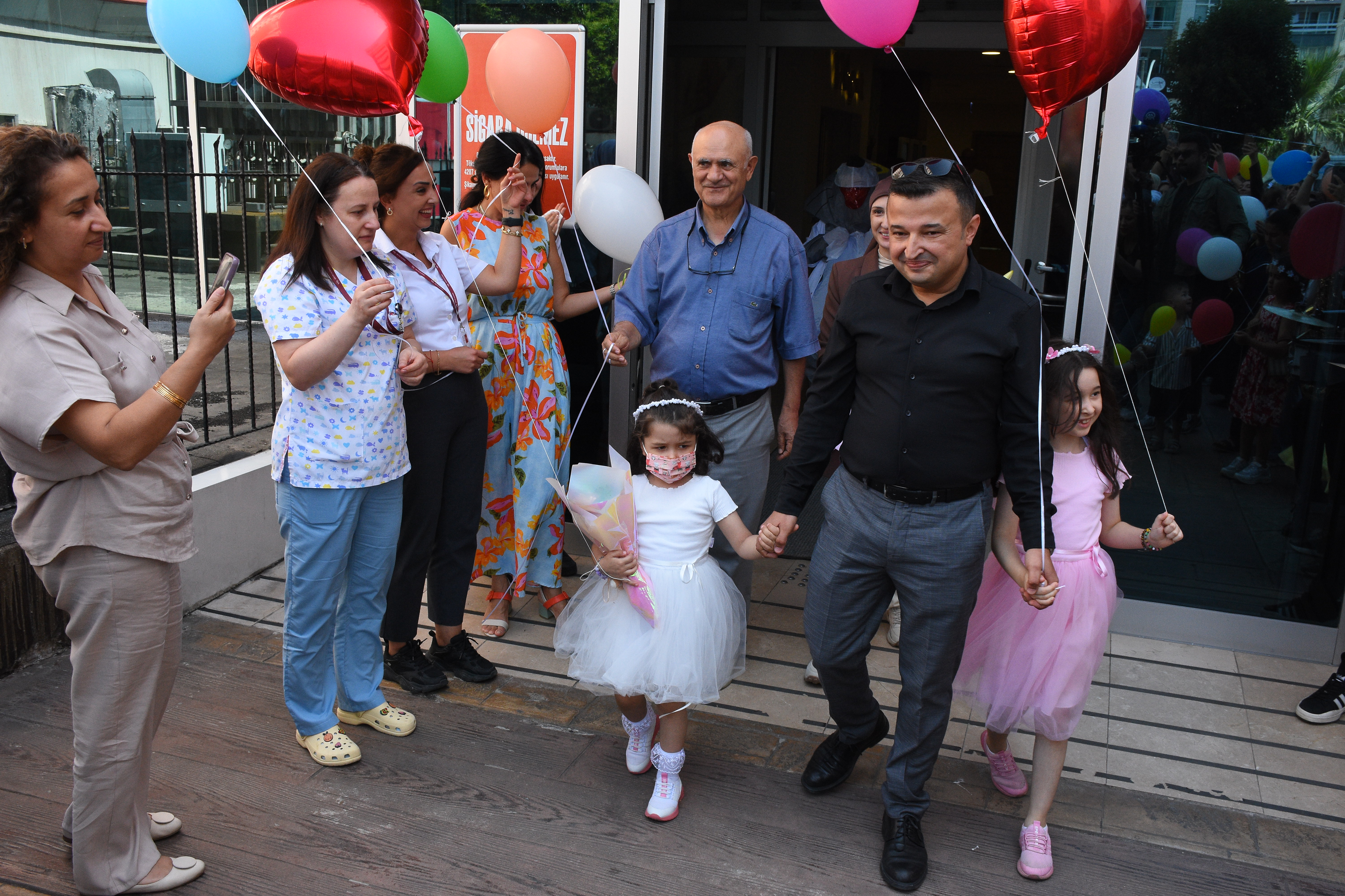 aa-20260819-42249286-42249278-losemiyi-yenen-5-yasindaki-berra-dogum-gununde-taburcu-edildi.jpg