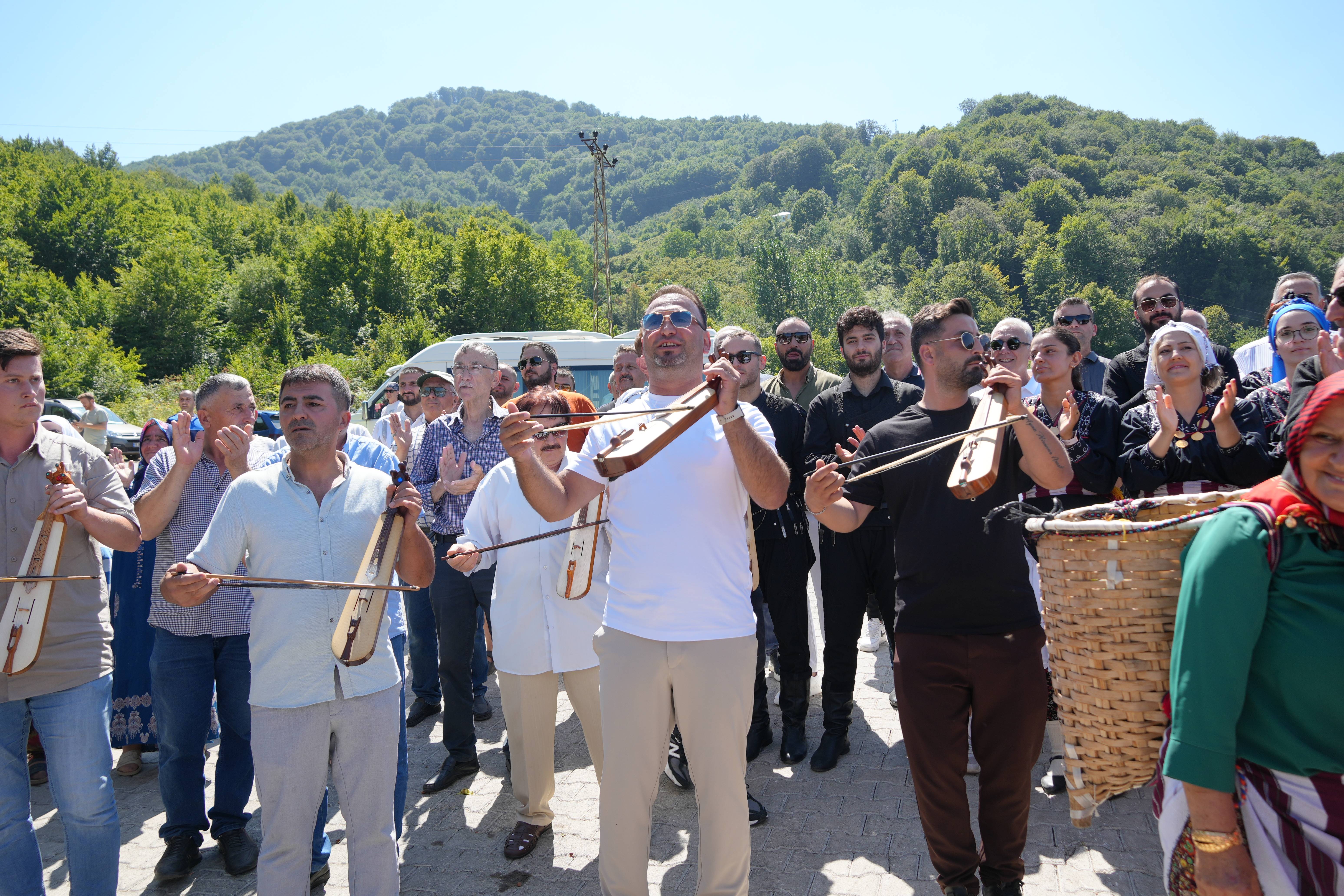 atakum-belediyesi-3-geleneksel-findik-festivali-11.jpg