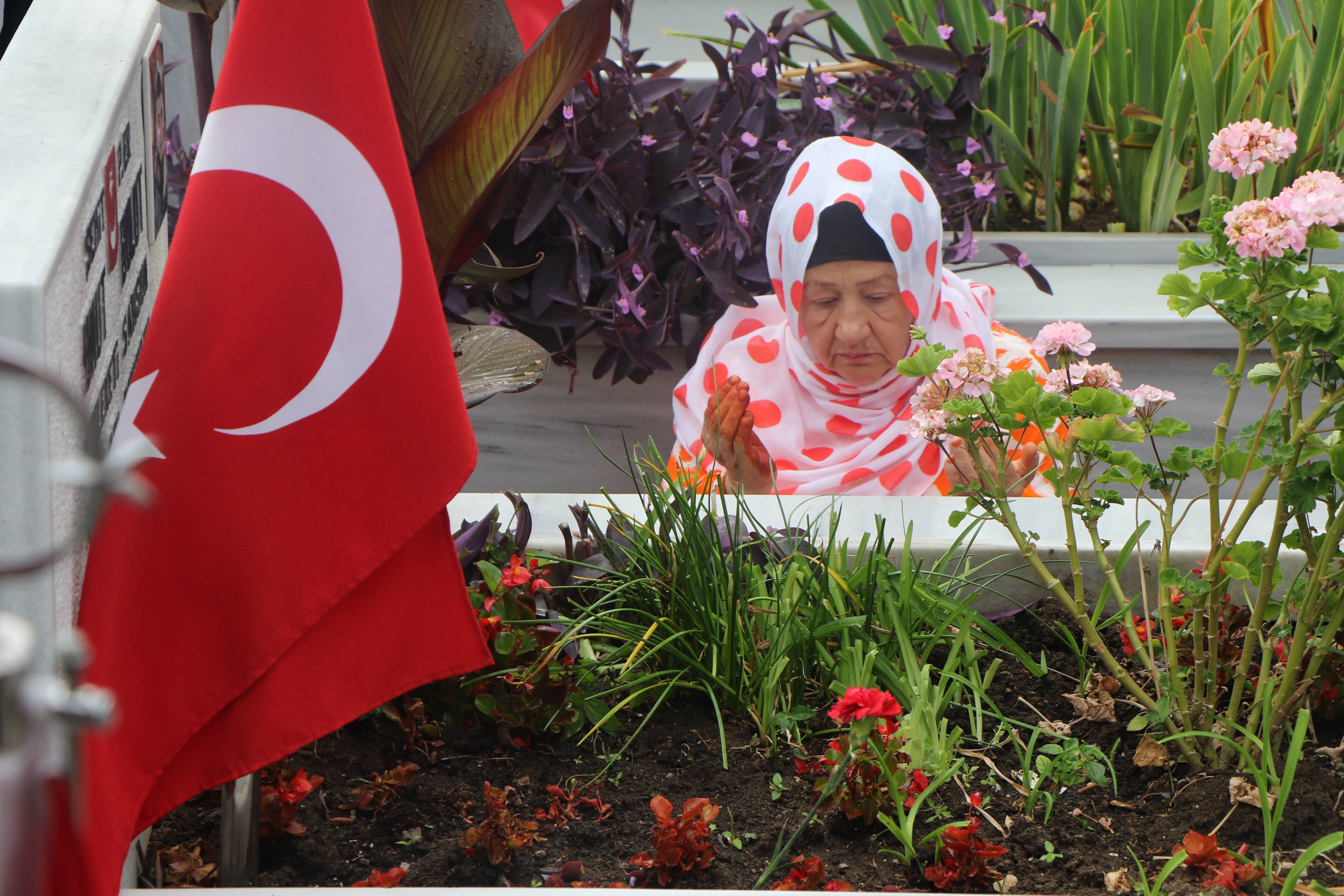 sehit-annesi-oglumu-cok-ozledim-1477534-439683.jpg