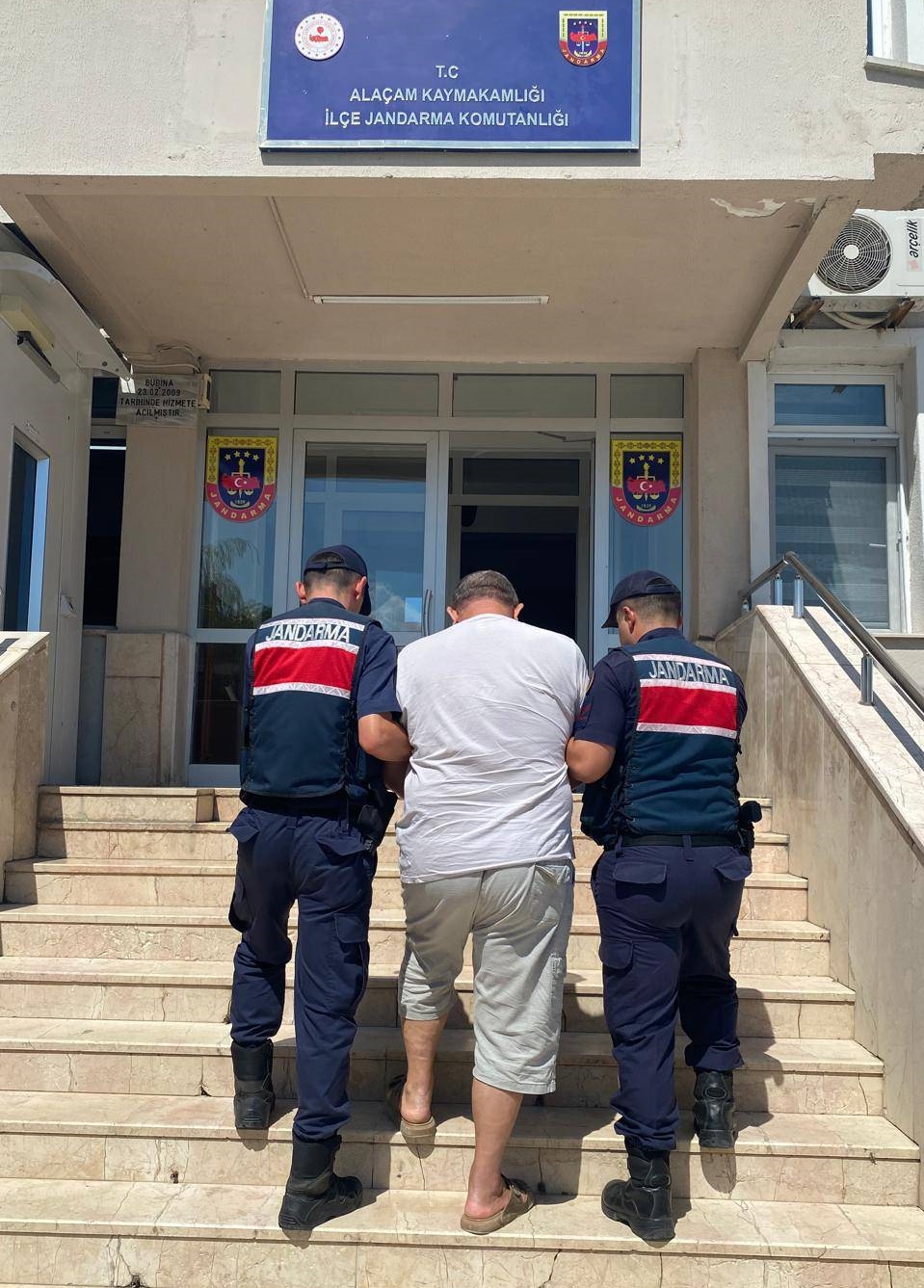 aa-20260902-42366976-42366975-samsunda-11-yil-7-ay-hapis-cezasiyla-aranan-hukumlu-yakalandi.jpg