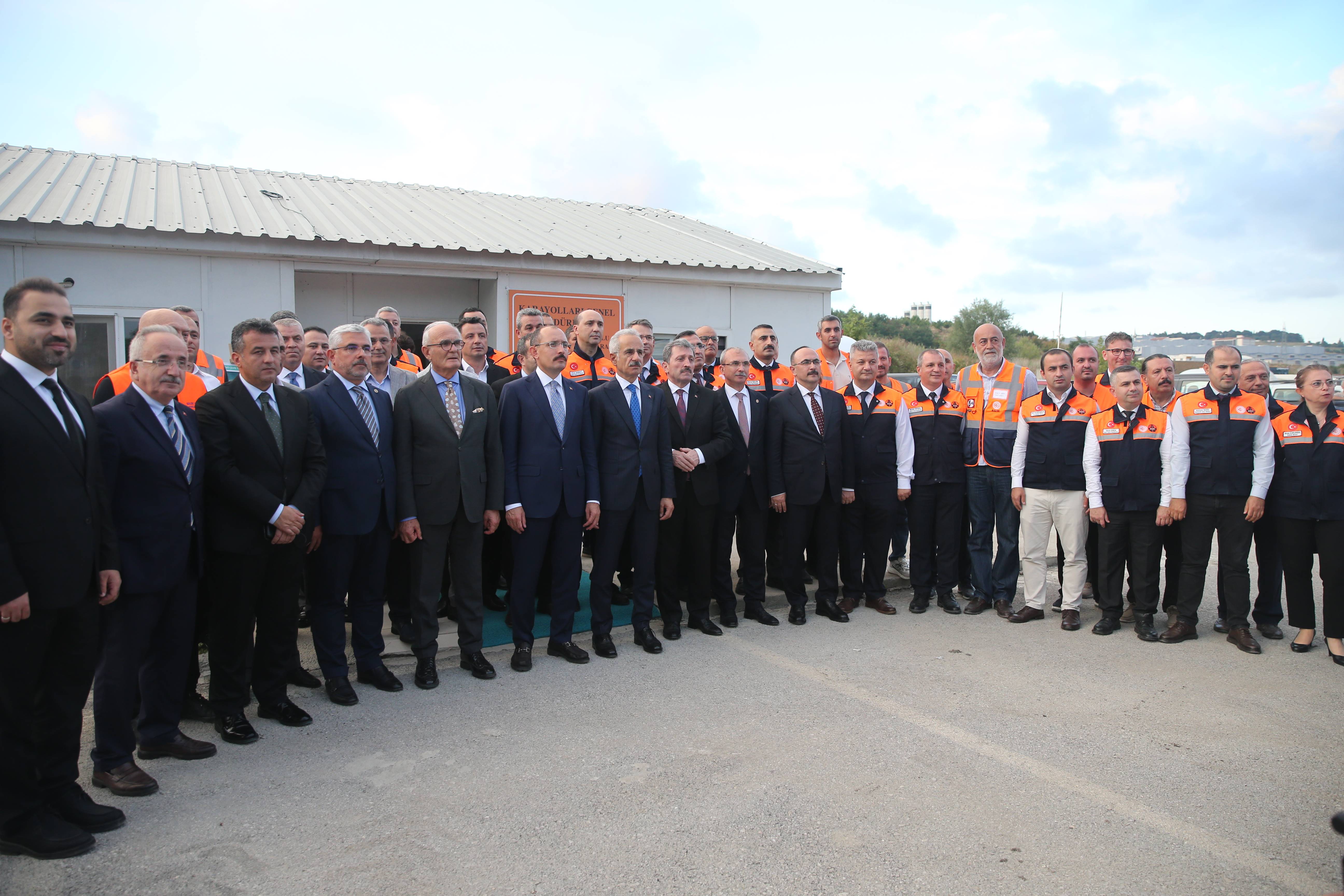 aa-20260903-42378472-42378468-bakan-uraloglu-samsun-sehir-hastanesi-tramvay-hatti-temel-atma-toreninde-konustu.jpg