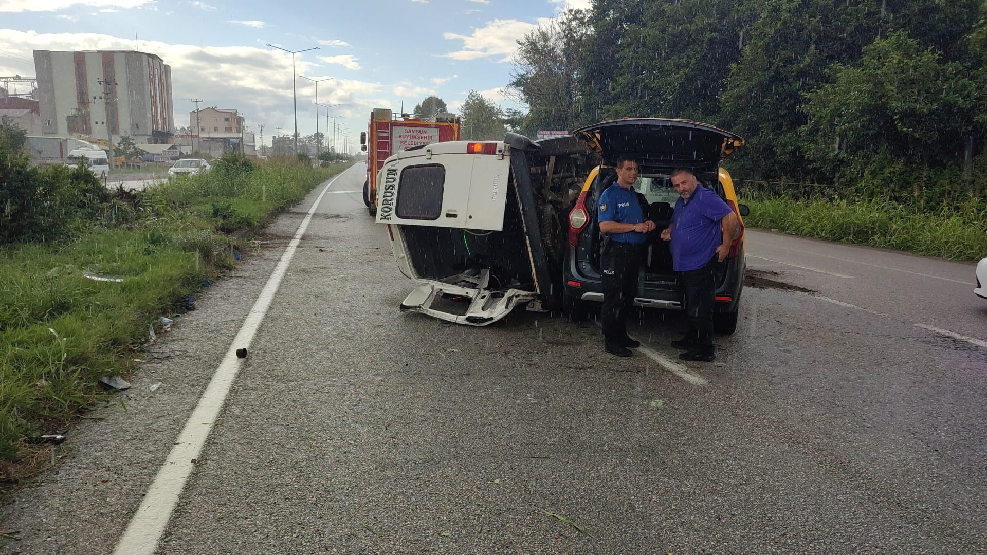 aa-20260907-42408782-42408778-samsunda-minibus-ile-taksinin-carpistigi-kazada-2-kisi-yaralandi.jpg