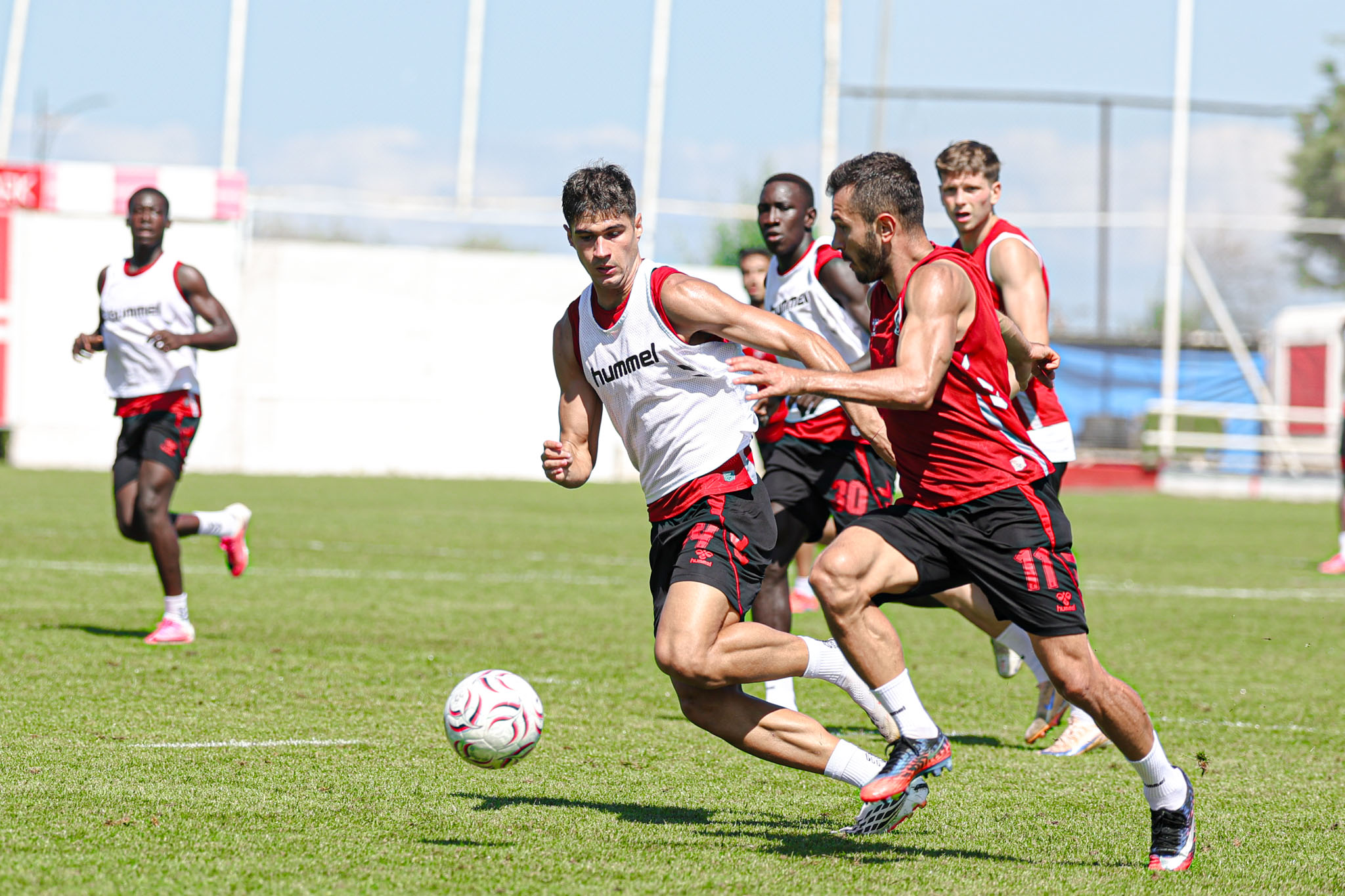 aa-20260910-42435641-42435639-samsunspor-arca-corum-fk-macinin-hazirliklarina-devam-etti.jpg