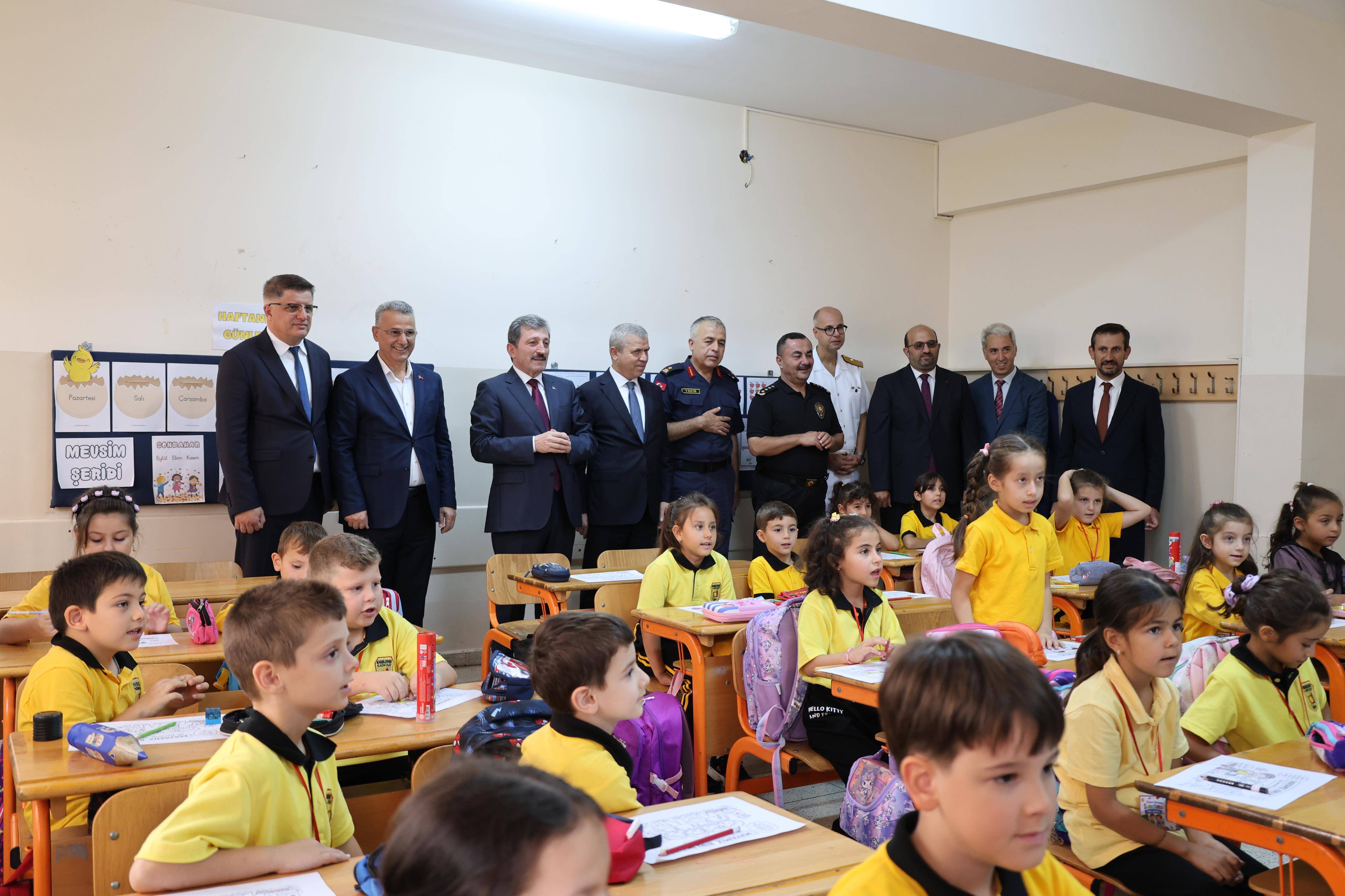 aa-20260914-42466705-42466703-samsunda-20262027-egitim-ogretim-yili-acilis-toreni-yapildi.jpg