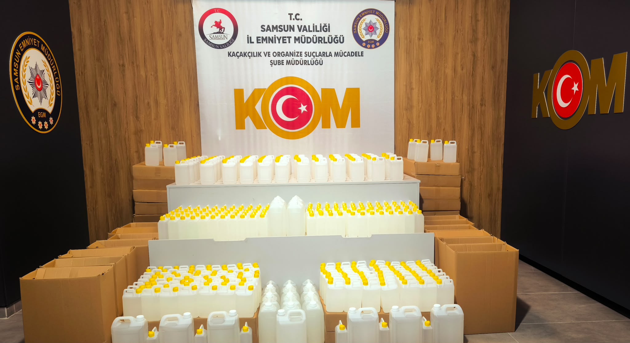 aa-20260916-42482281-42482280-samsunda-1-ton-122-litre-etil-alkol-ele-gecirildi.jpg